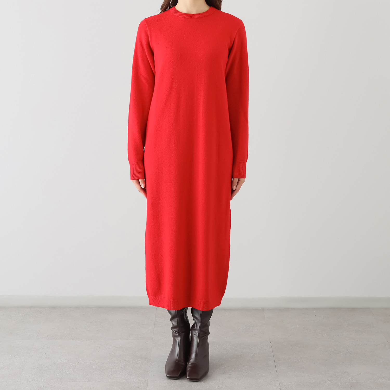 イシカワラボ★ヒトミ 星刺しゅうアクセント ボクシーなラインの ニットワンピース