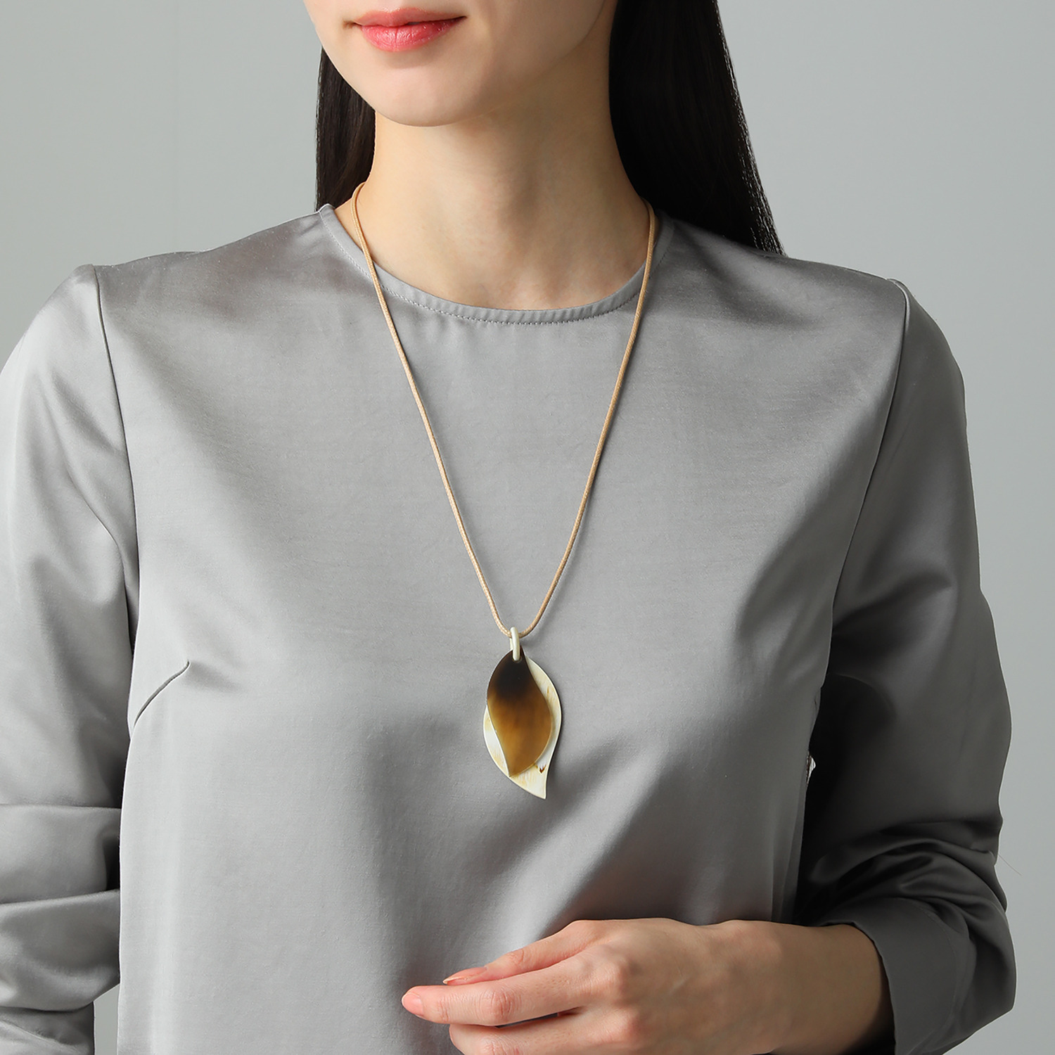 ミル・レーヴ 水牛 レイヤードリーフ スーパーロング