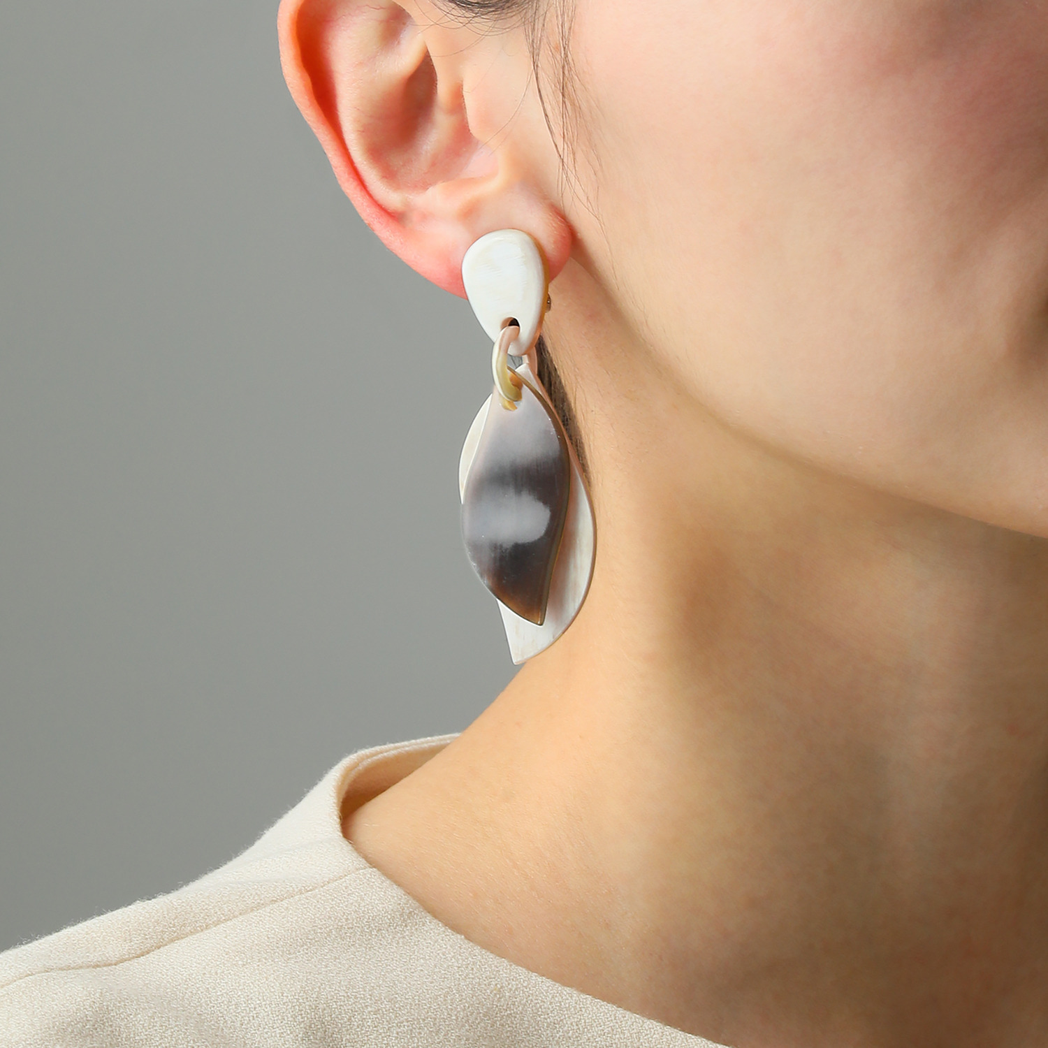 ミル・レーヴ 水牛 レイヤードリーフ イヤリング／ピアス