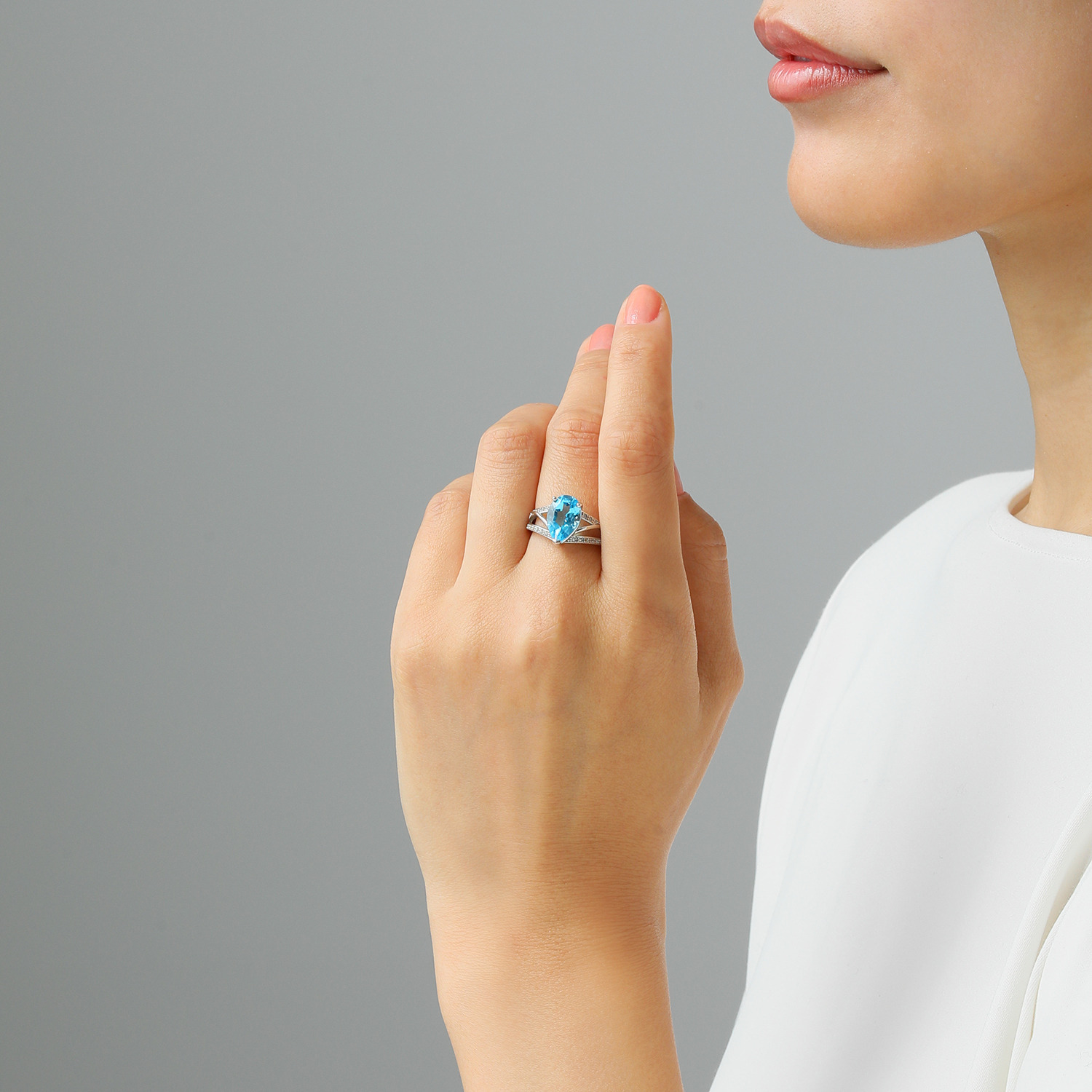 イーシア シルバー ブルートパーズ＆ ホワイトトパーズ ペアシェイプ リング