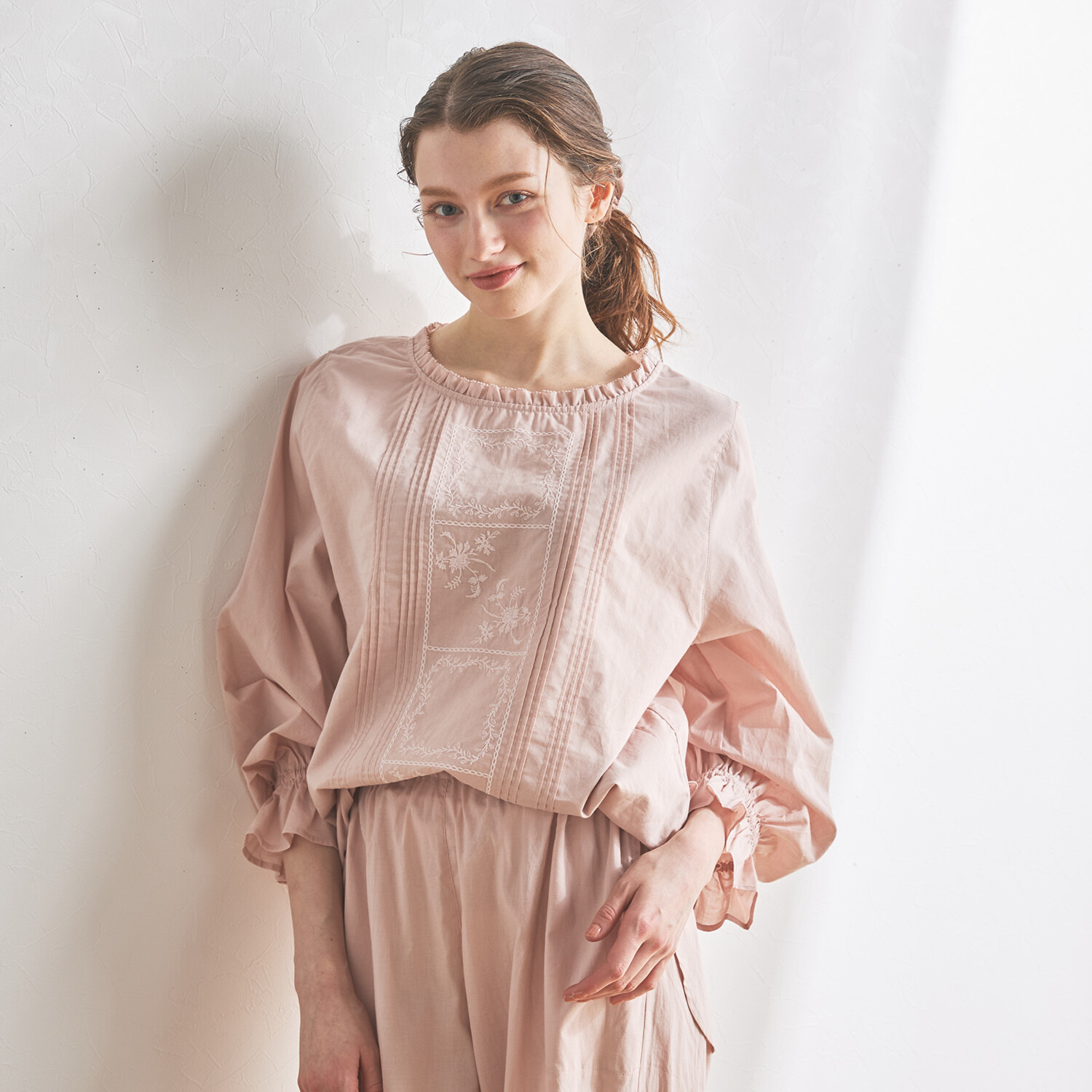 ナルエー コットンローン クラシカル刺しゅう セットアップ