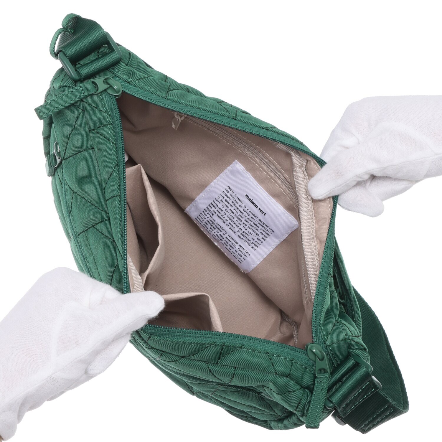 メゾンヴェール はっ水ナイロン　軽量 ＭＶキルティング ハーフムーン ショルダーバッグ