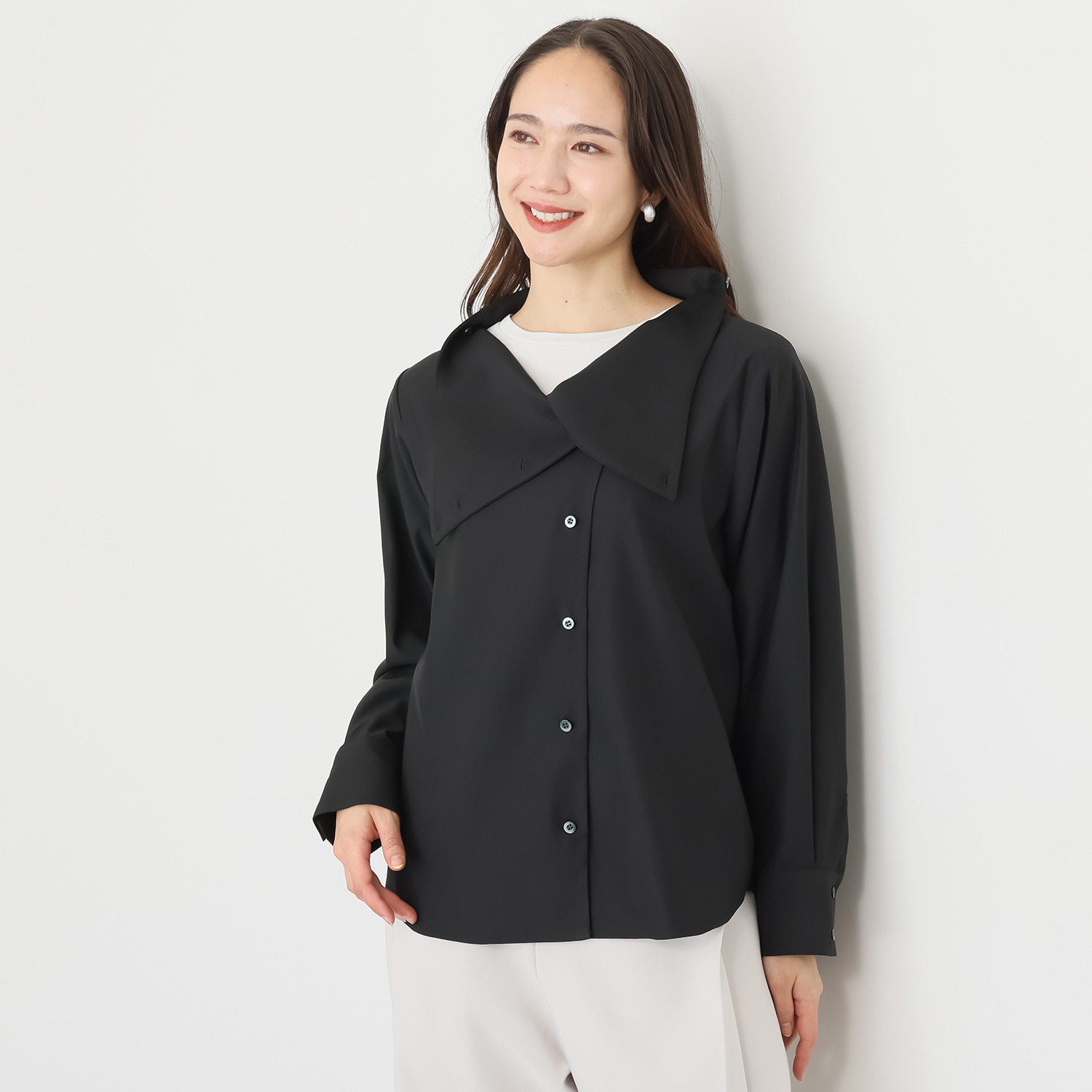 コモエリークローゼット アシメボタンが映える ブラウス
