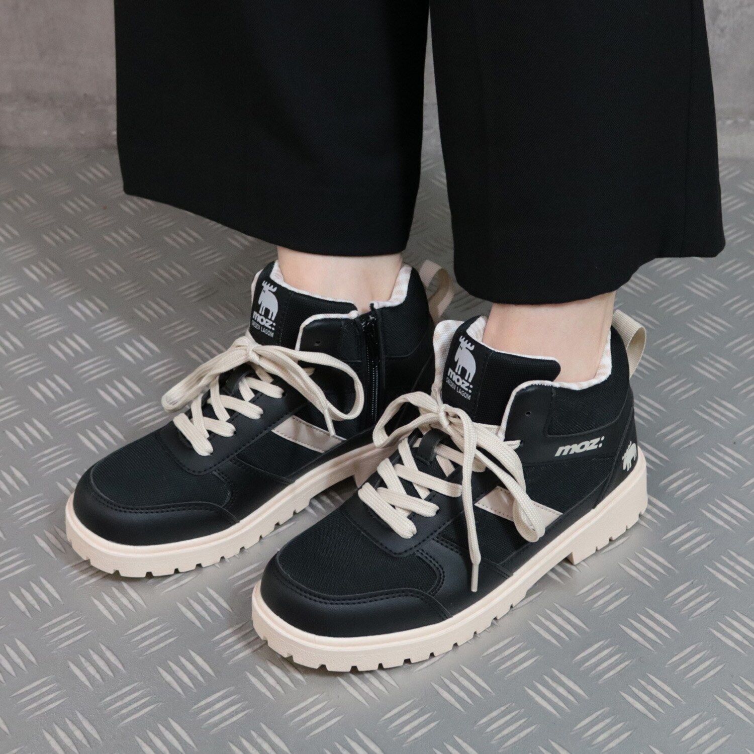 モズ 防水・はっ水・軽量 ファスナー付スニーカー