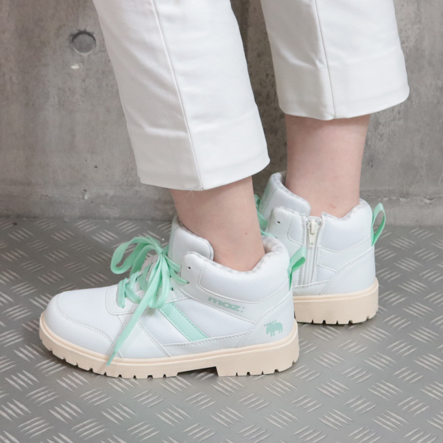 モズ 防水・はっ水・軽量 ファスナー付スニーカー