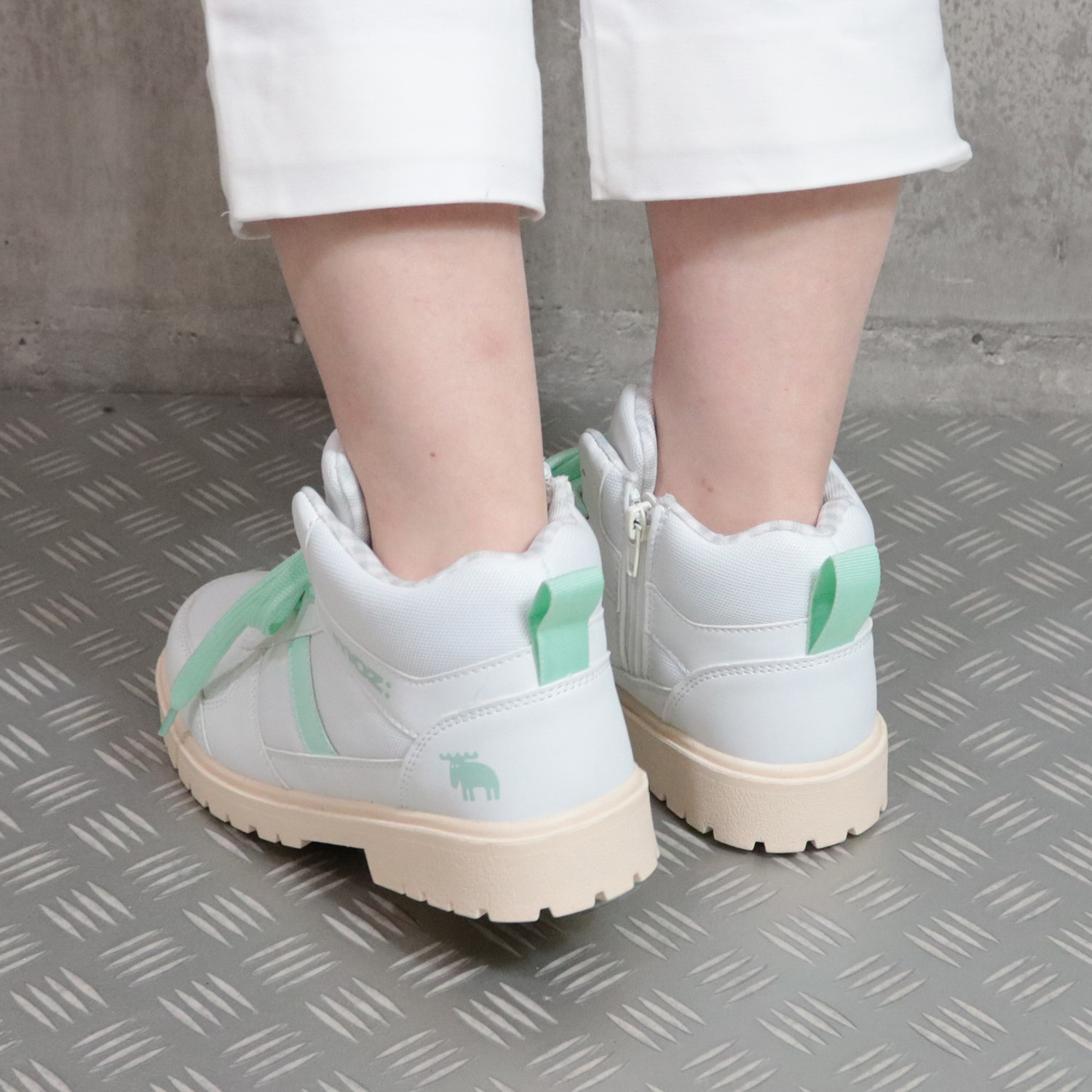 モズ 防水・はっ水・軽量 ファスナー付スニーカー