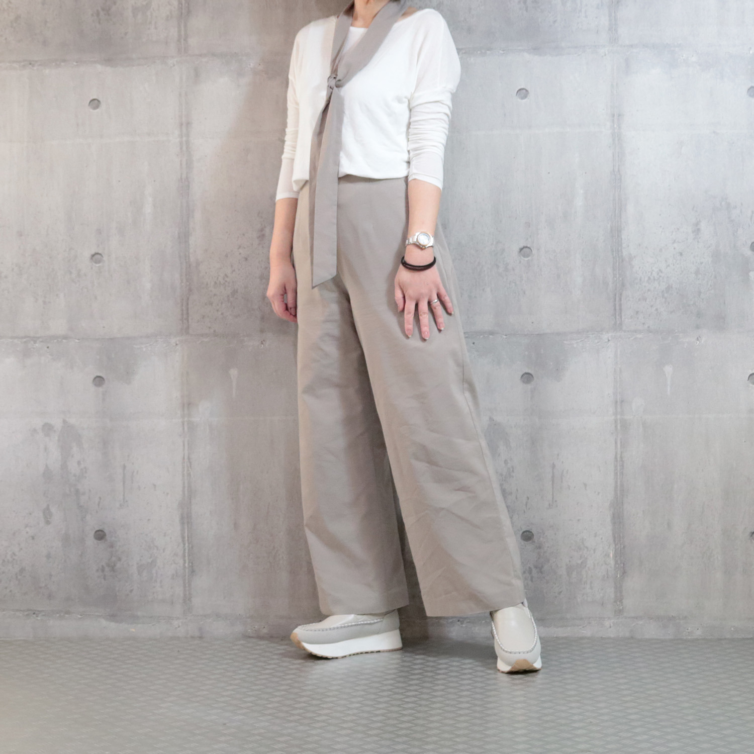 モズ 軽量 モカシンアクセント シューズ