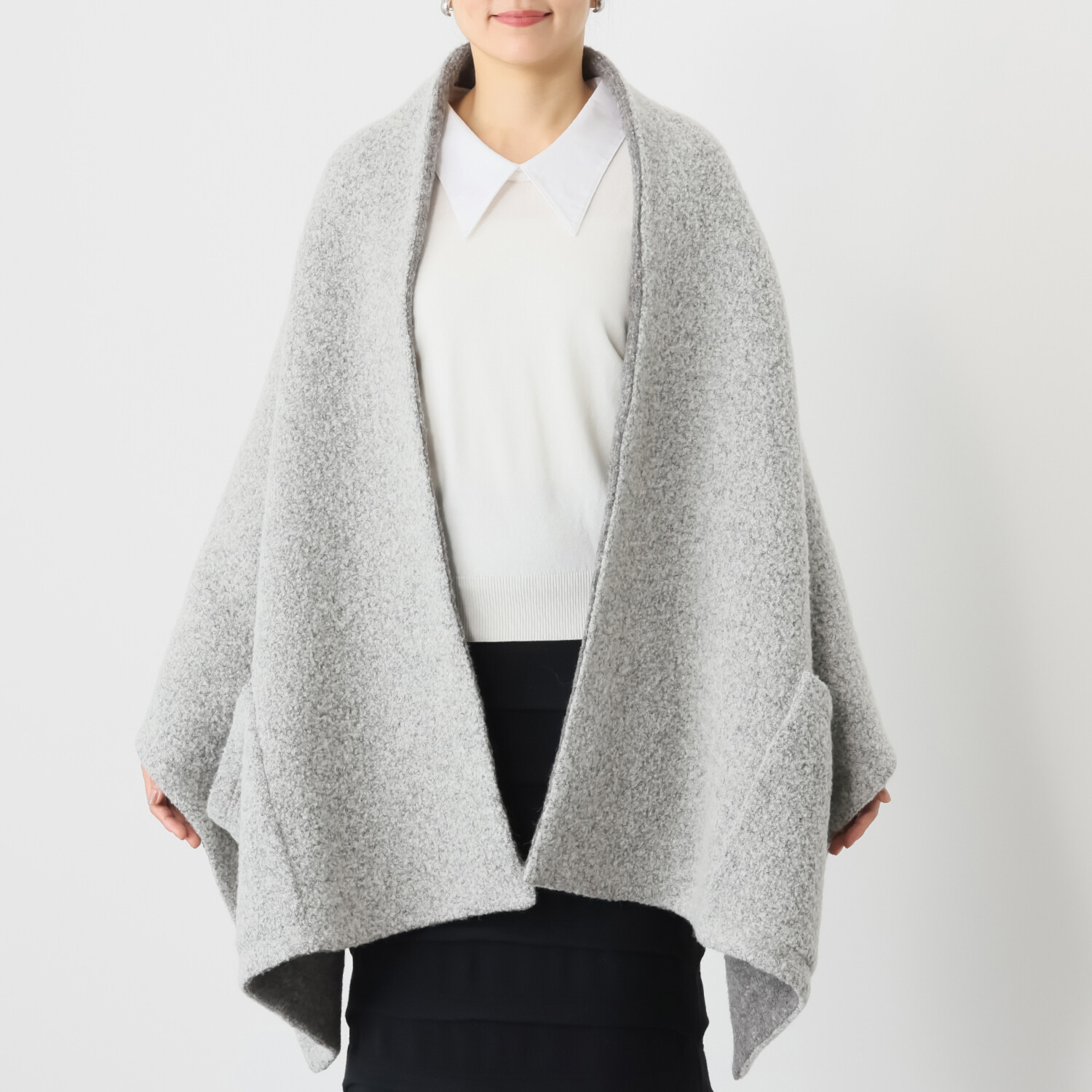 マダムヒロコ アルパカウール混 リングヤーン ダブルフェイス素材 リバーシブルケープコート