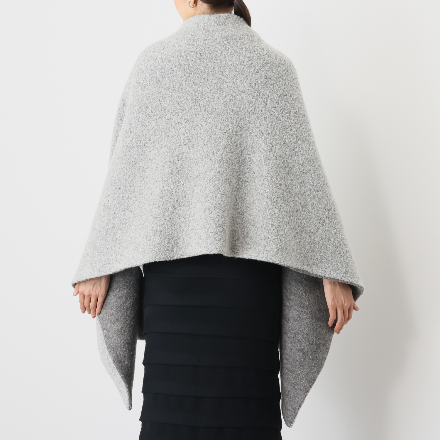 マダムヒロコ アルパカウール混 リングヤーン ダブルフェイス素材 リバーシブルケープコート