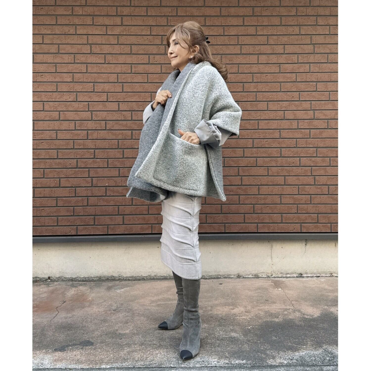 マダムヒロコ アルパカウール混 リングヤーン ダブルフェイス素材 リバーシブルケープコート