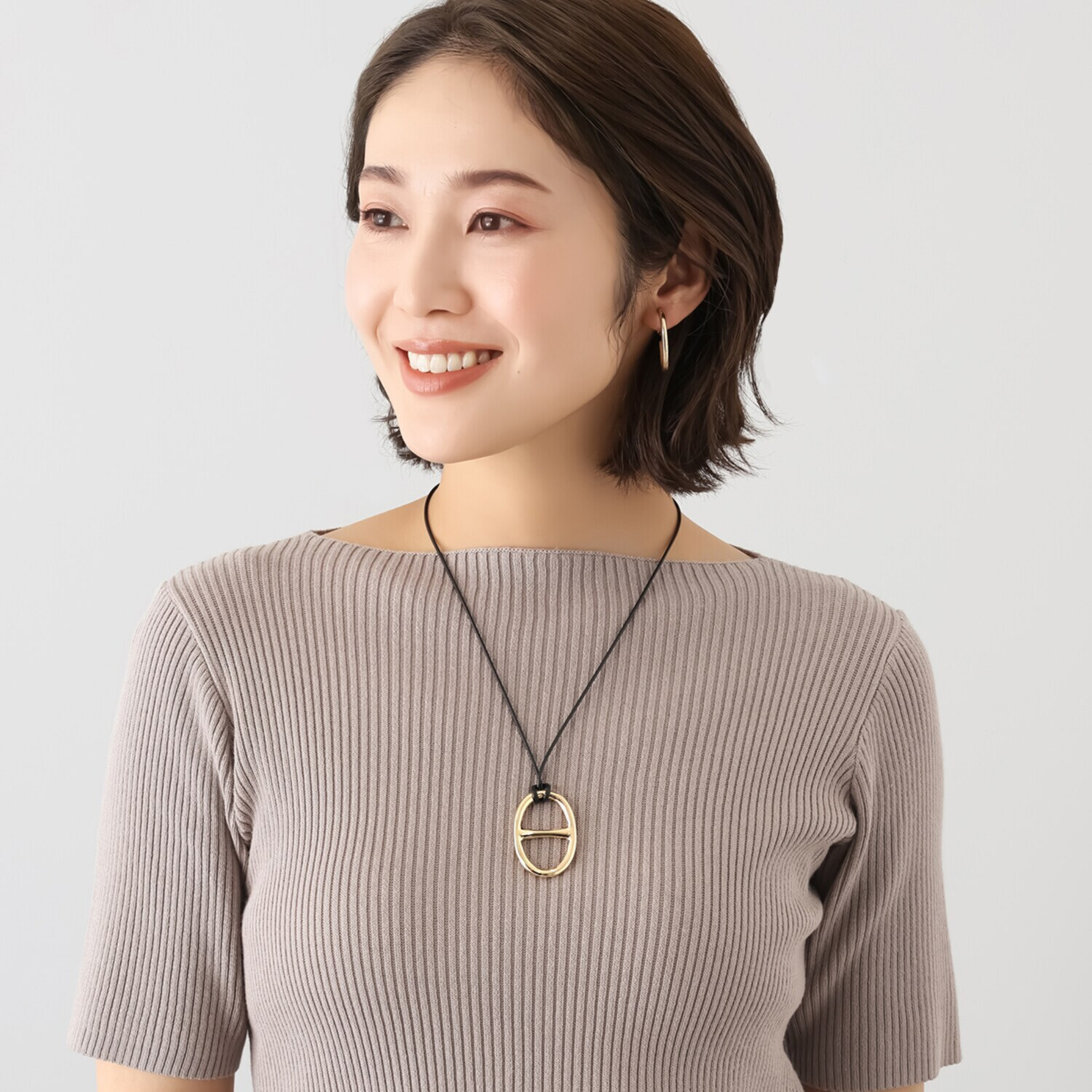 エアリーフェアリー オーバルライン メタルコードペンダント