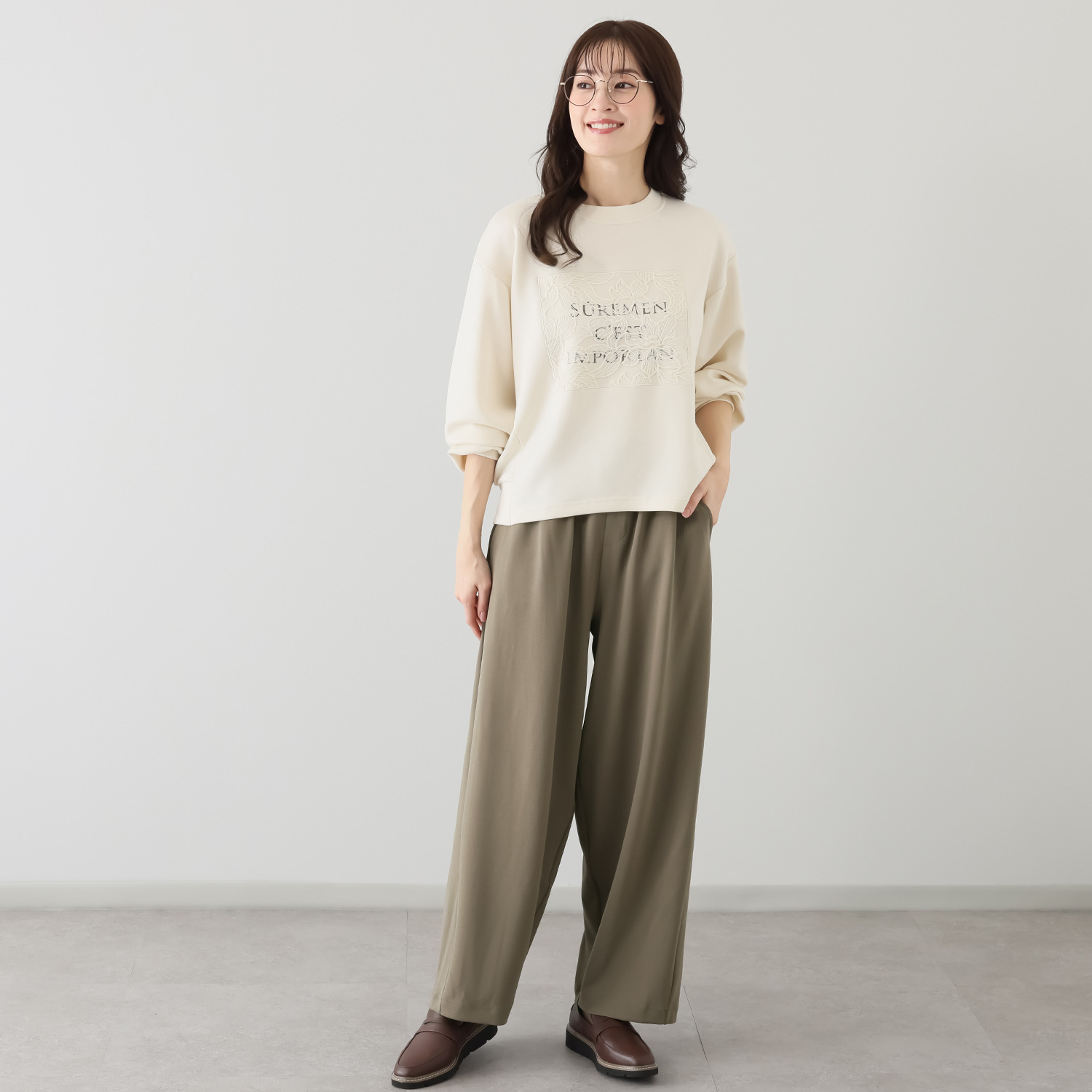 スタイル・ラヴィー サラサラで軽い ストレッチ素材 カーブシルエット イージーパンツ