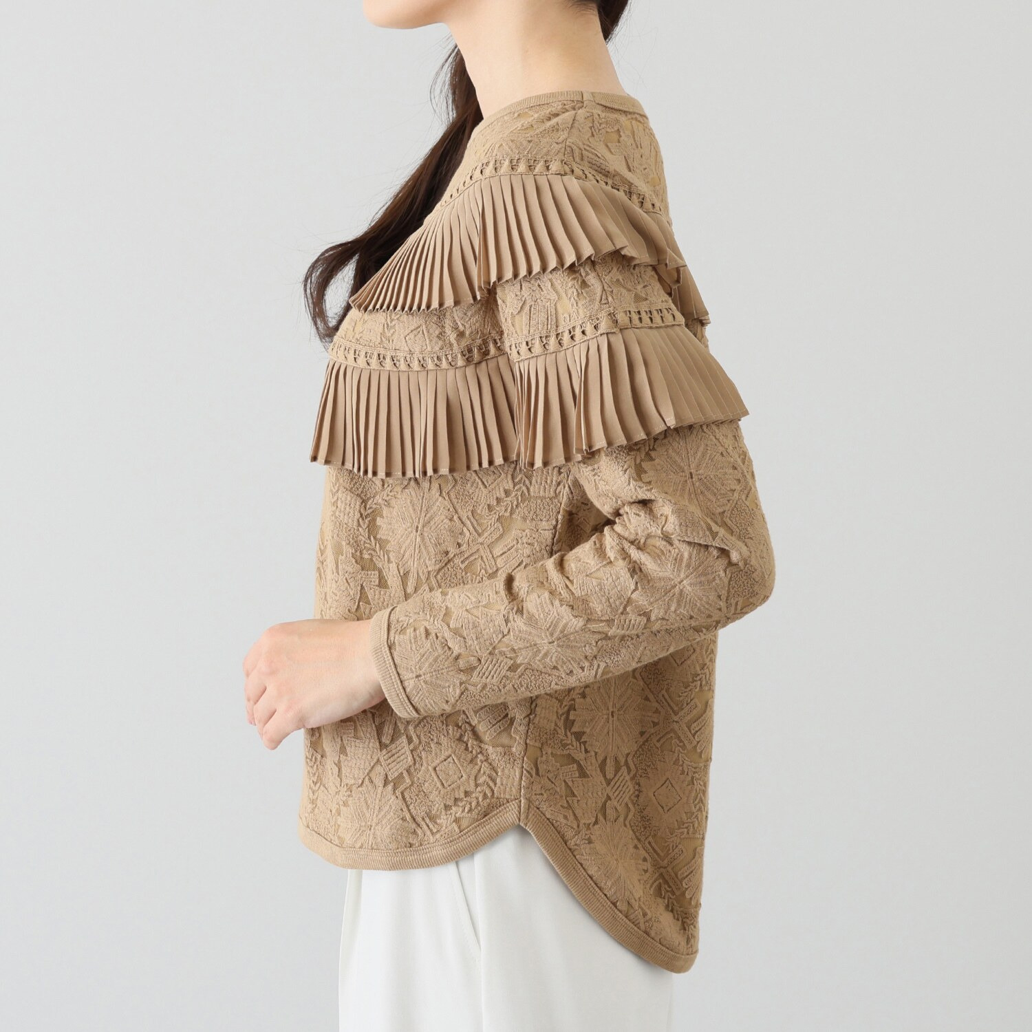 キョウコ　ヒガ シフォンプリーツ 刺しゅうチュール プルオーバー