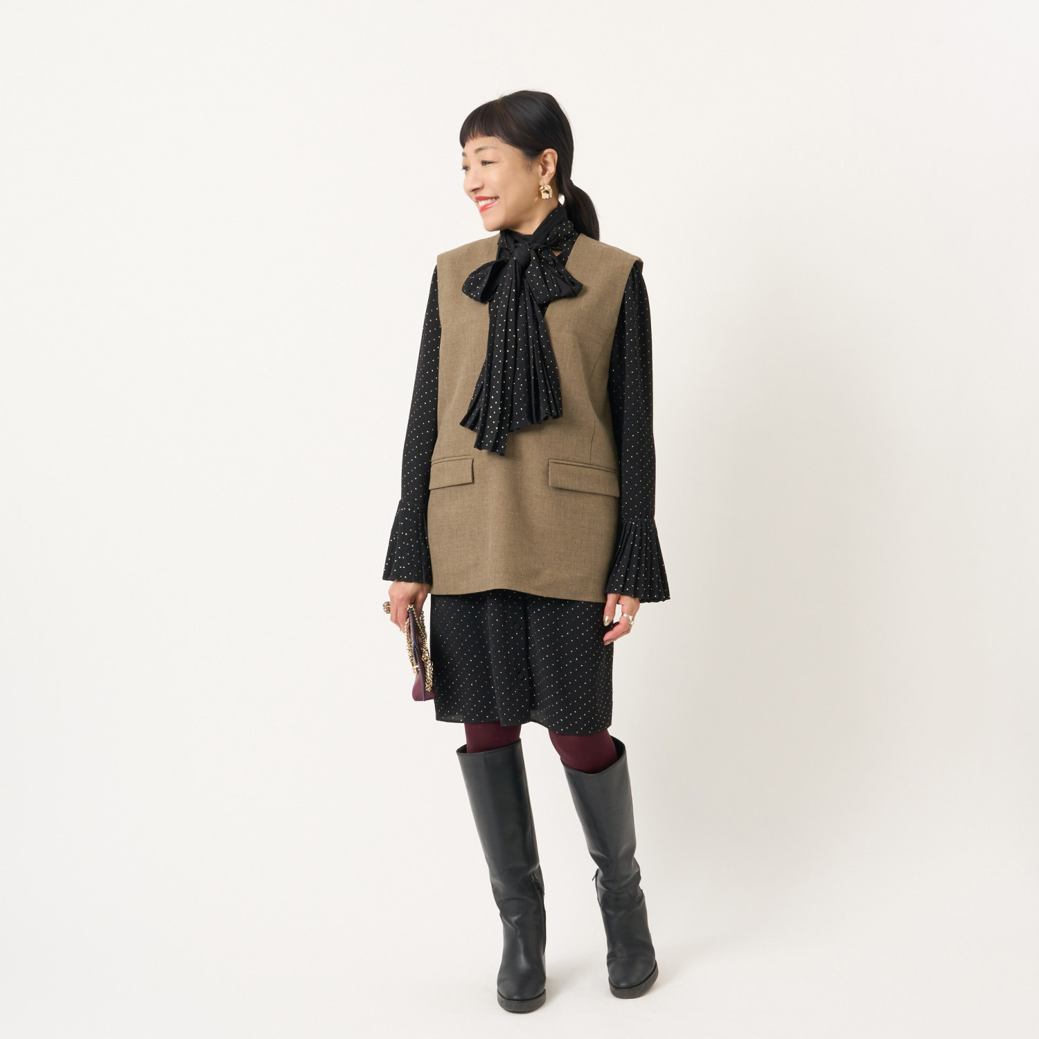 ミューリエ 紳士ディテールが ハンサムに格上げ プルオーバーベスト