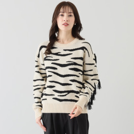 タマミ　ワタナベ フサフサ　ゼブラ ニットプルオーバー
