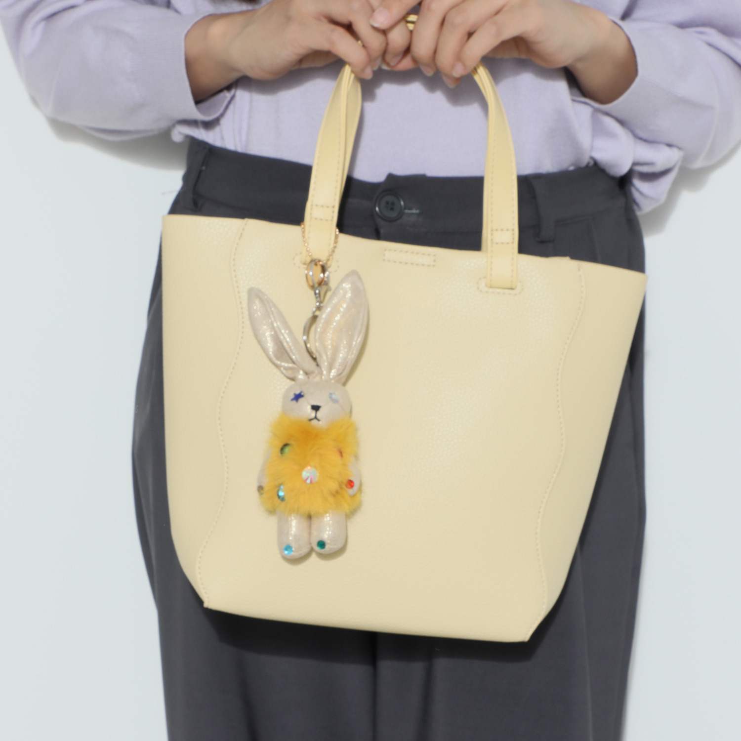 Ｒｏｉ（ロア） ふわふわパンク ラビットチャーム