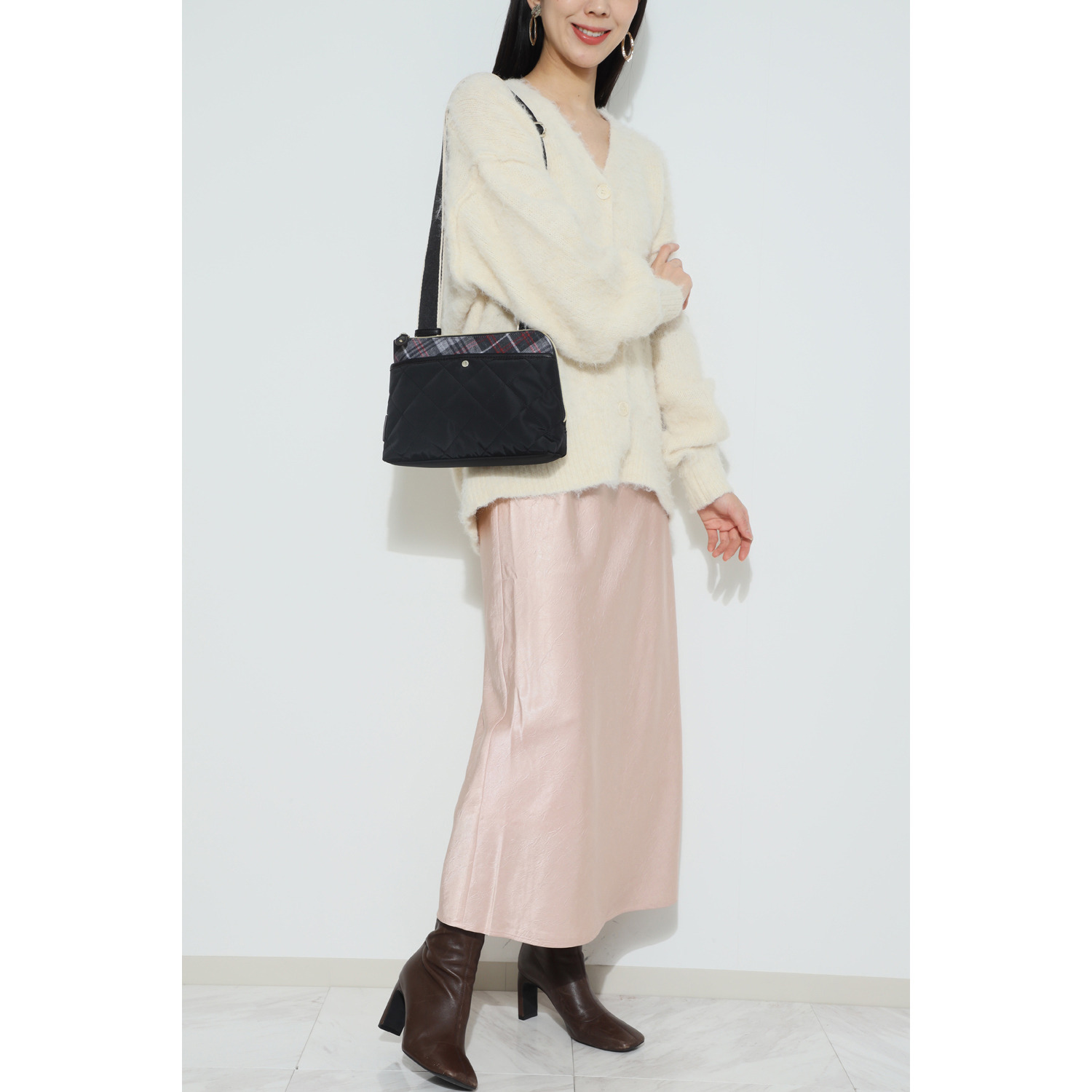 キンロック　バイ キンロックアンダーソン ダイヤモンドキルティング Ｌ字型ファスナー ショルダーバッグ