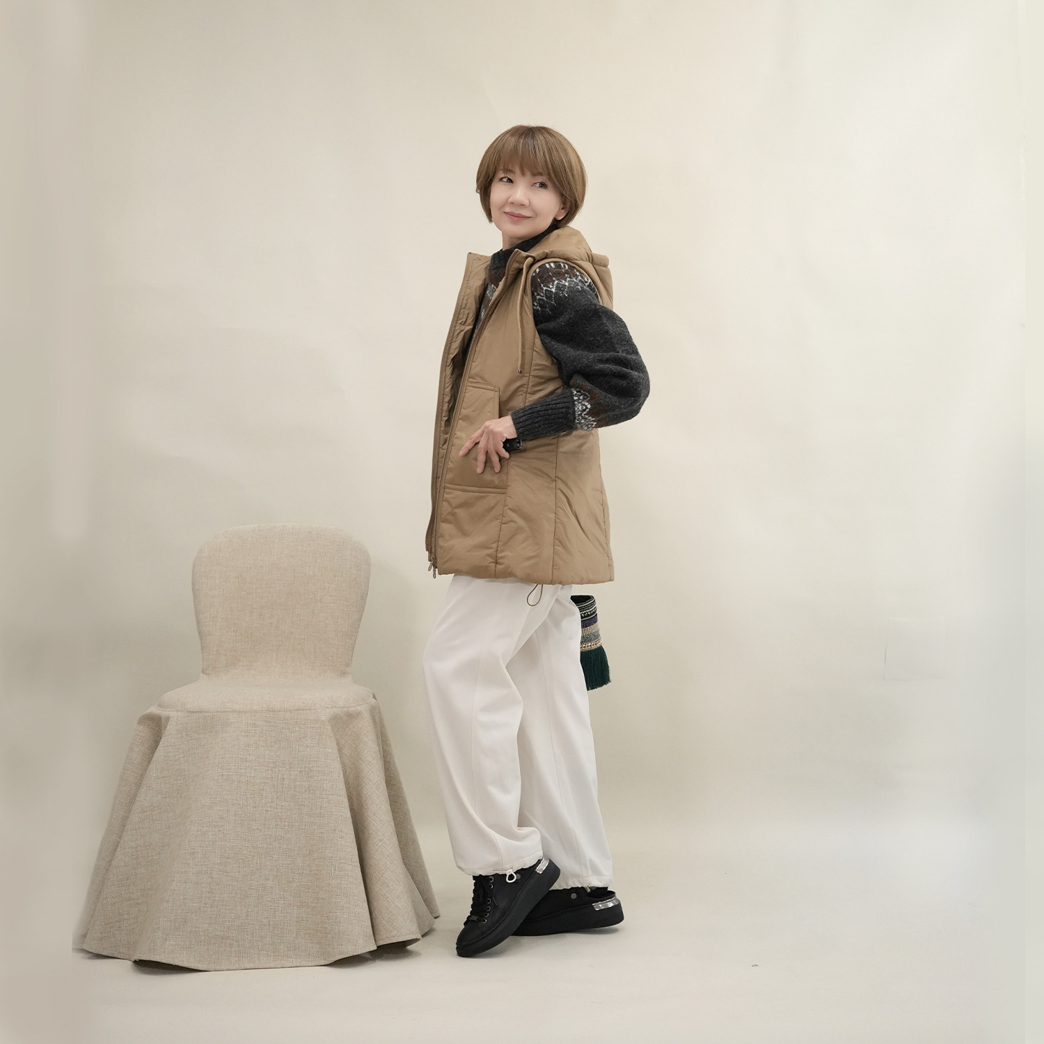 エムズ　スタイル シルキーナイロンタフタ すっきり見せる 中綿ロングベスト