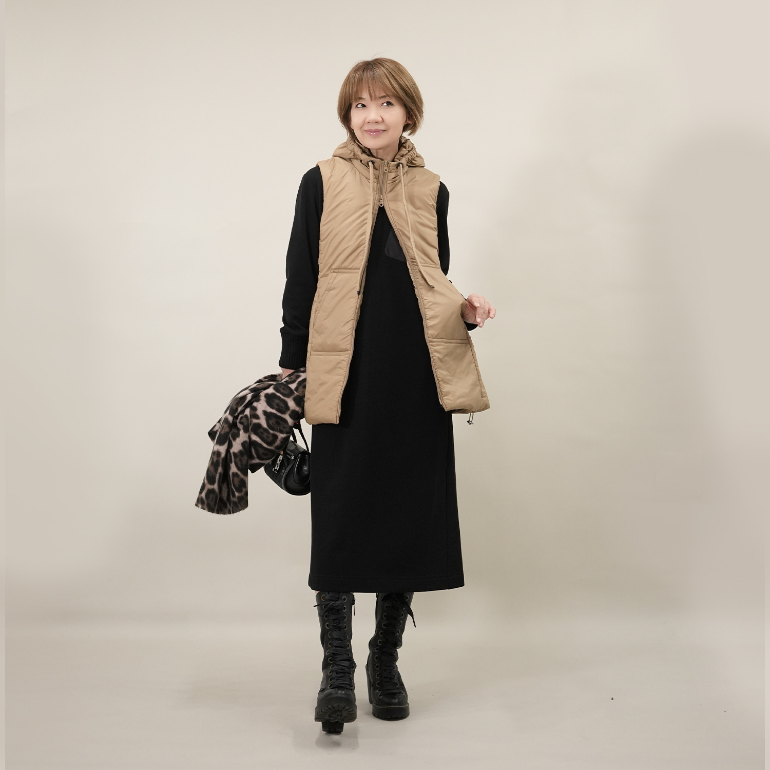 エムズ　スタイル シルキーナイロンタフタ すっきり見せる 中綿ロングベスト