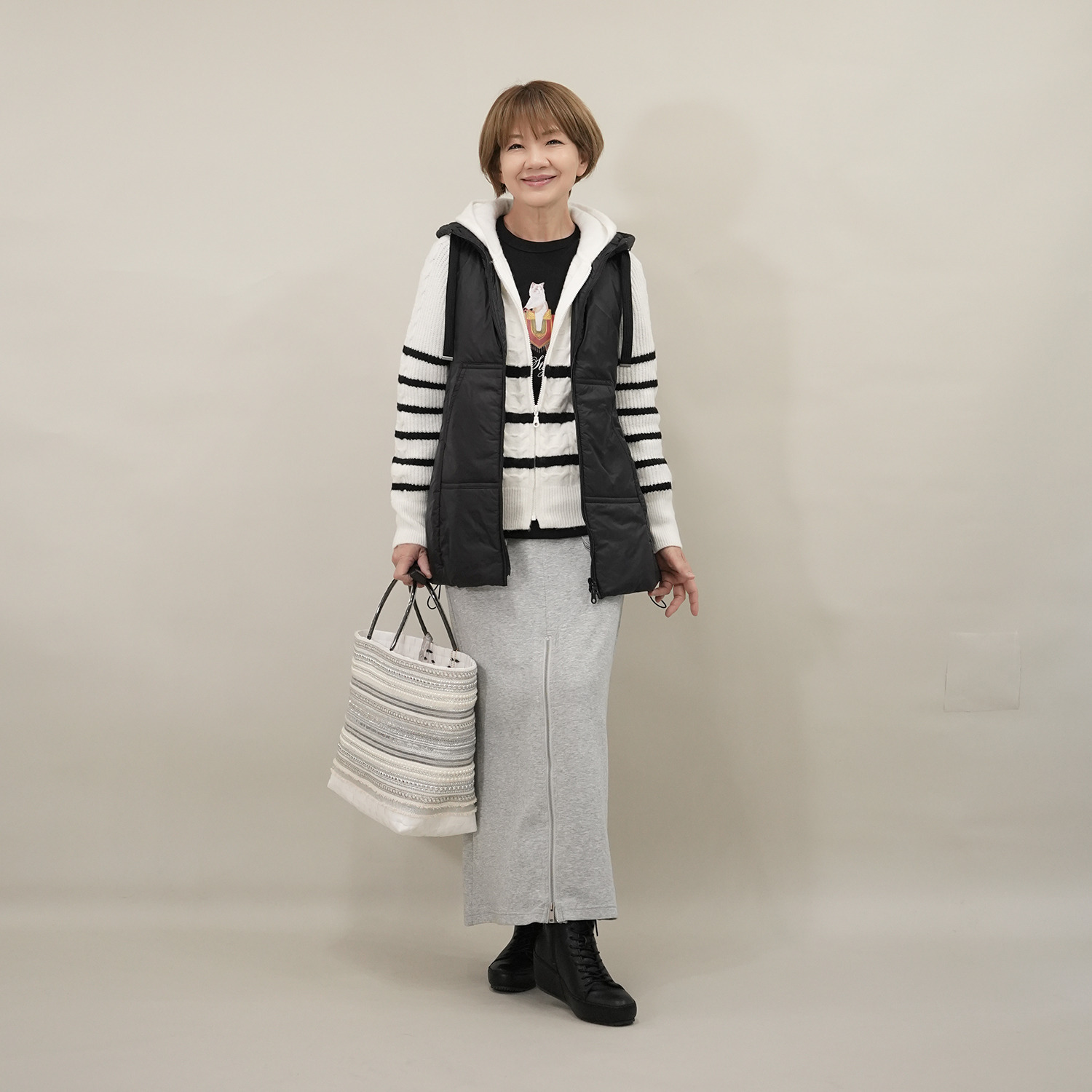 エムズ　スタイル シルキーナイロンタフタ すっきり見せる 中綿ロングベスト