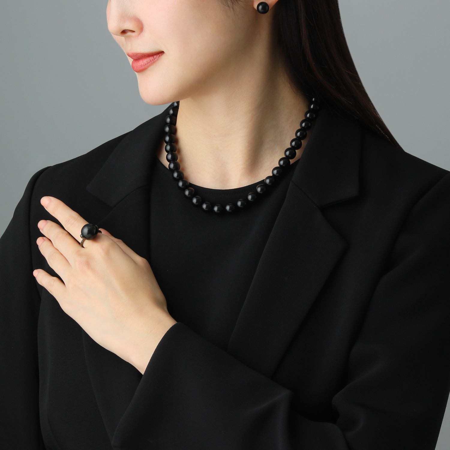 バイネイチャーサイレンス ジェット 丸玉 ネックレス