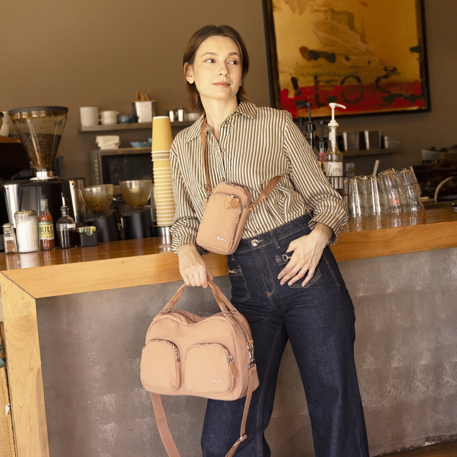 ビサイユ ２０周年アニバーサリー はっ水 “ボタニカーラ” どこでも一緒 スマホポシェット