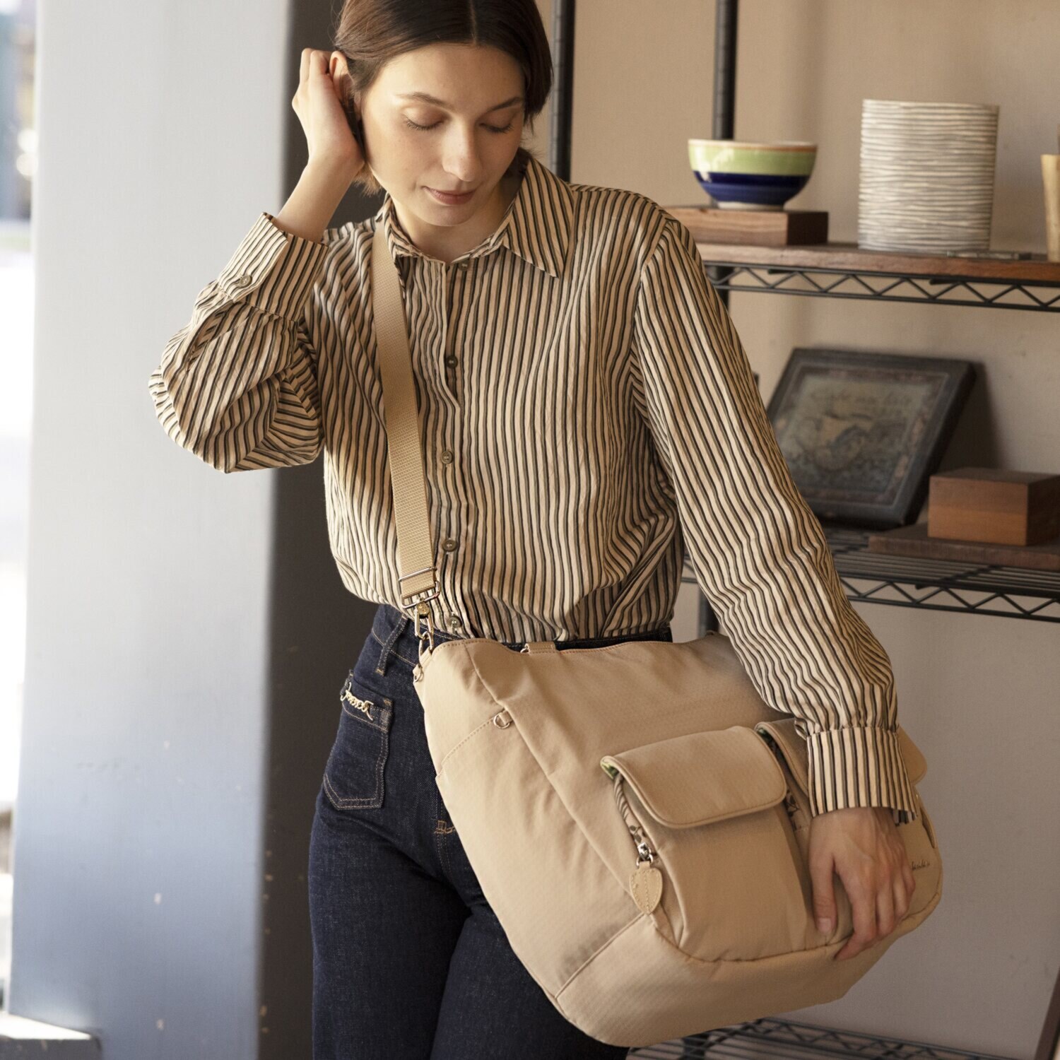 ビサイユ ２０周年アニバーサリー はっ水 “ボタニカーラ” きれいめ大容量Ｂ４ ３ウェイトートバッグ