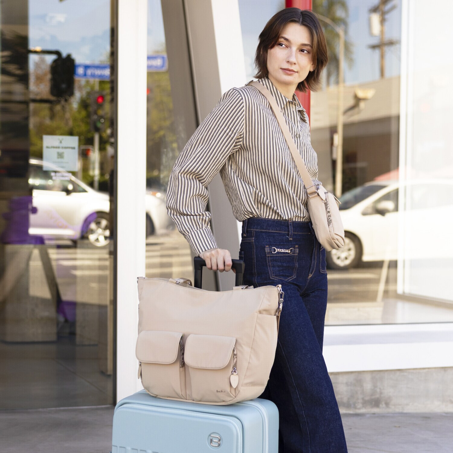 ビサイユ ２０周年アニバーサリー はっ水 “ボタニカーラ” きれいめ大容量Ｂ４ ３ウェイトートバッグ