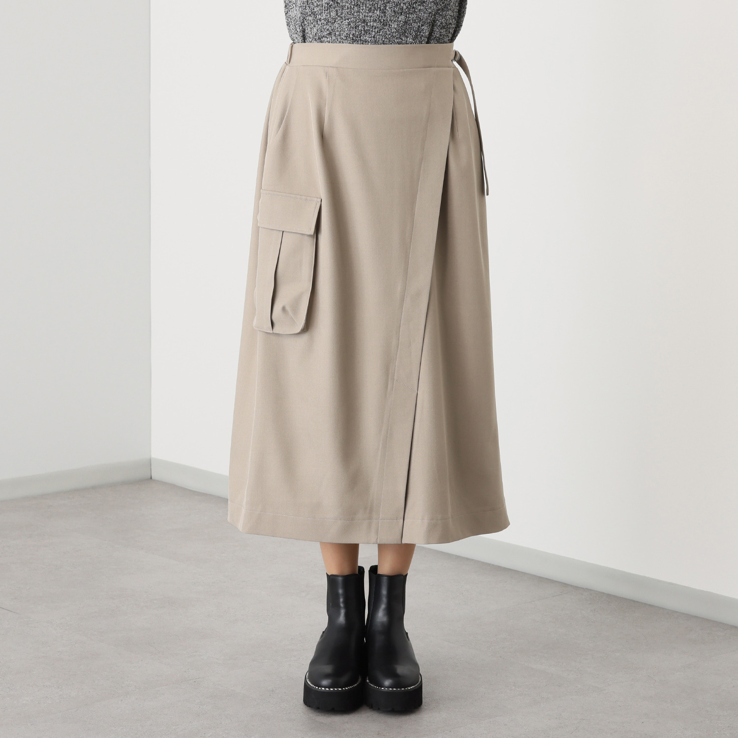 マチュート ポケットが主役 こなれラップ風スカート