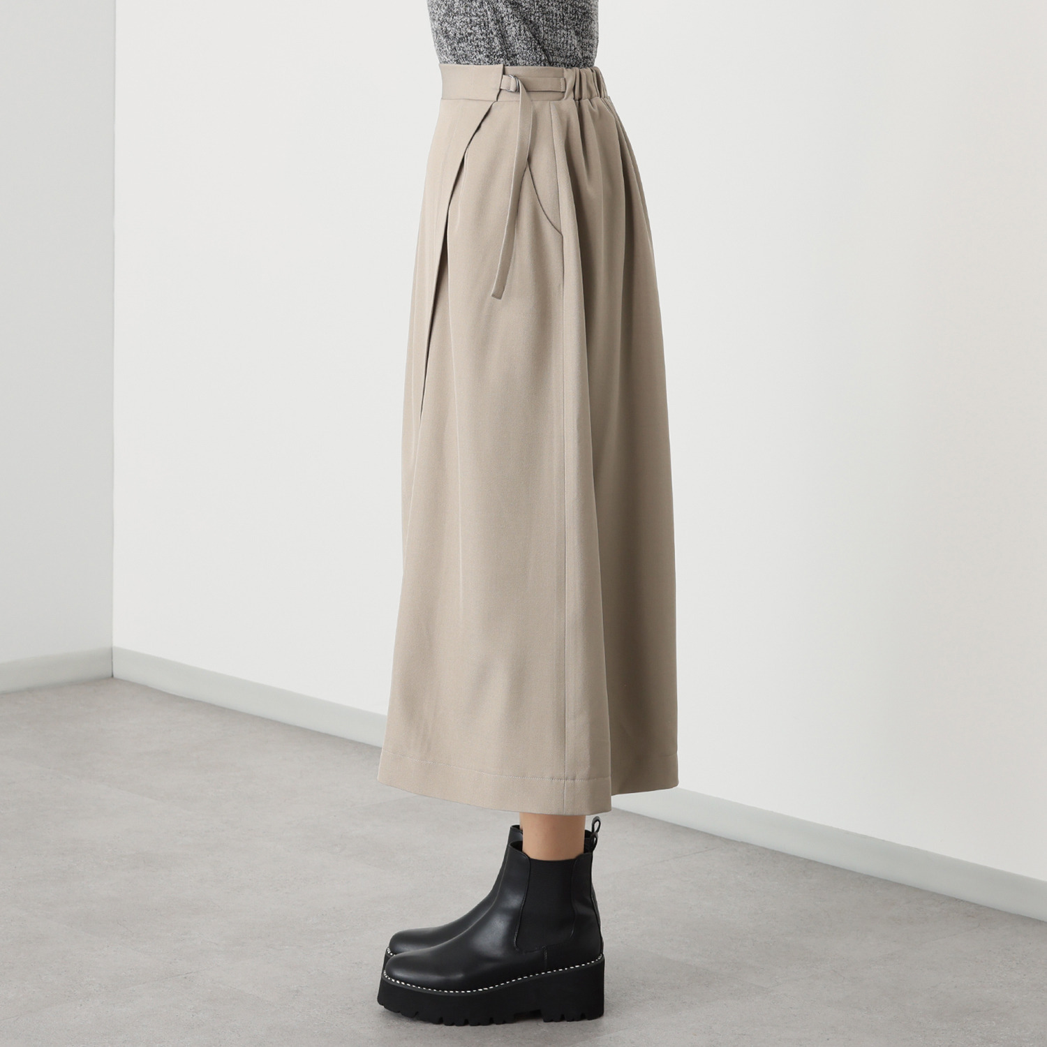 マチュート ポケットが主役 こなれラップ風スカート