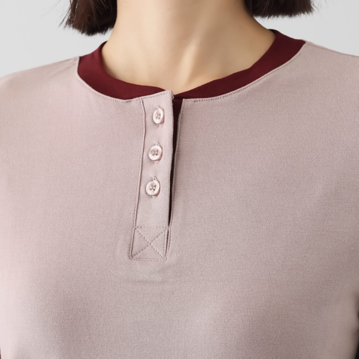 イクシーズ アクセントカラー プルオーバー