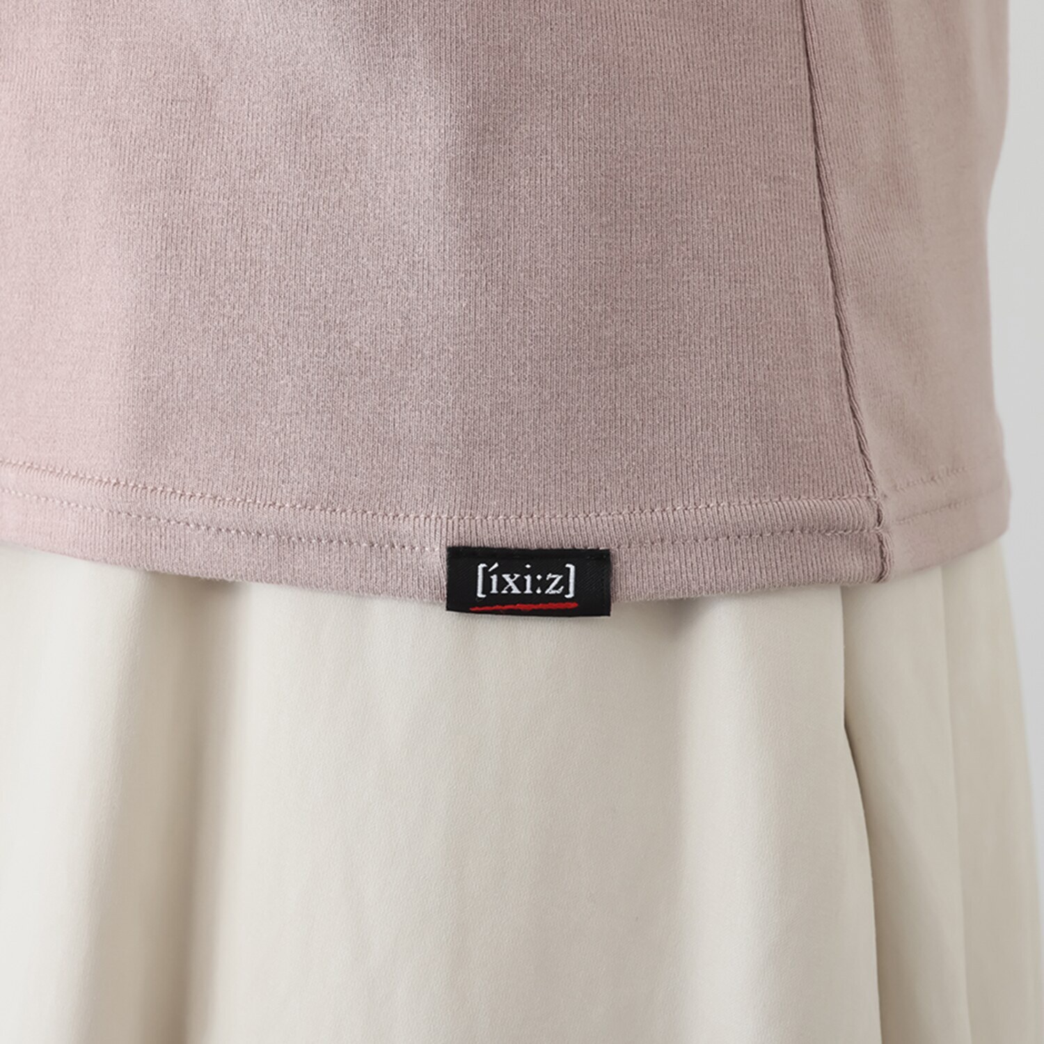 イクシーズ アクセントカラー プルオーバー