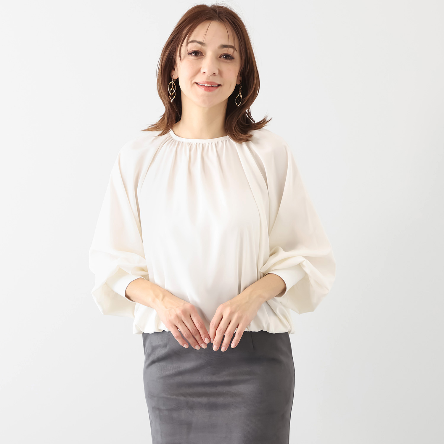 メリオン 贅沢なギャザーが リラックス＆エレガント ふわっと軽やかな プルオーバーブラウス