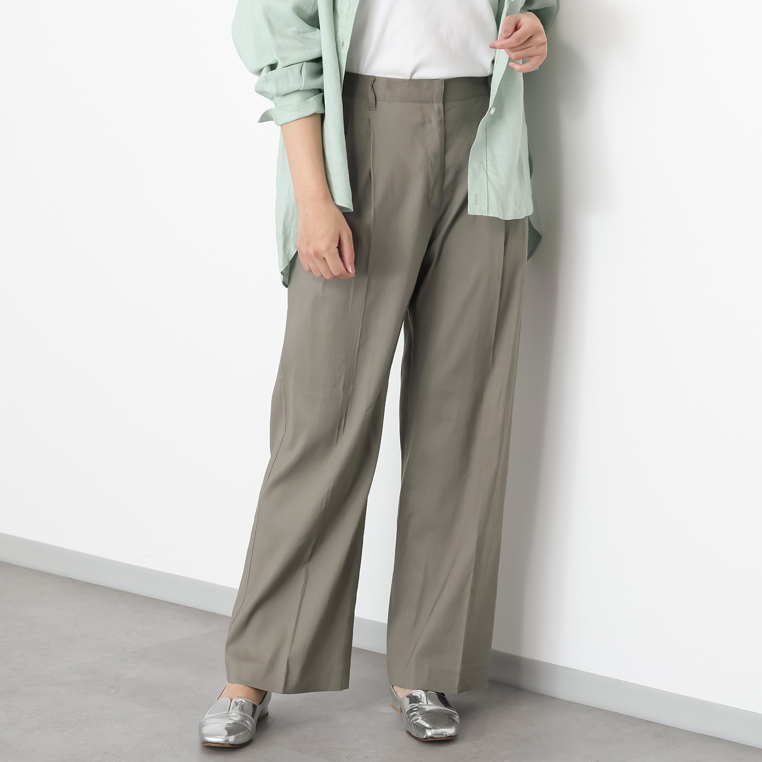 ウタオ フレンチリネン混 ストレッチ ストレートパンツ