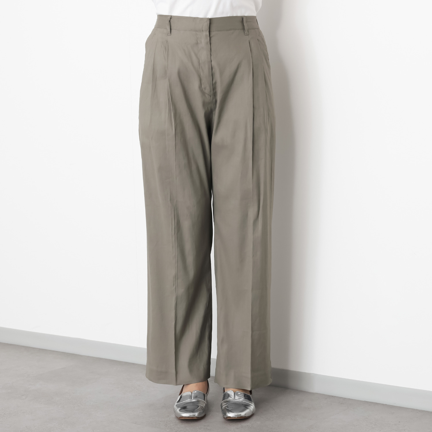 ウタオ フレンチリネン混 ストレッチ ストレートパンツ