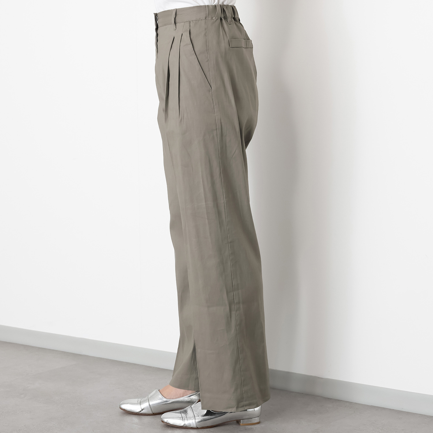 ウタオ フレンチリネン混 ストレッチ ストレートパンツ