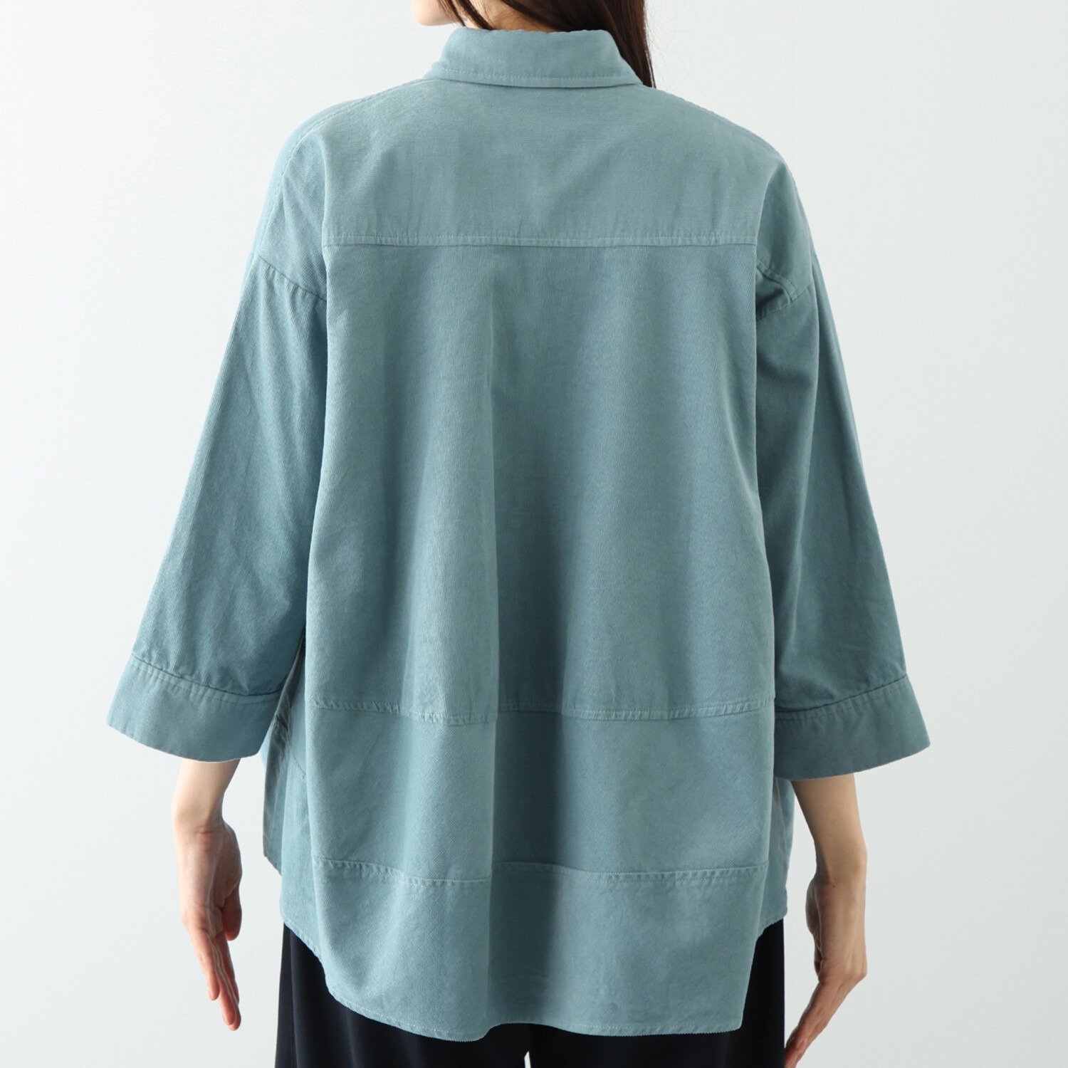 ヒロコ　デシネール 細畝シャツコール 洗い加工で柔らか仕上げ ふんわりバレルシルエット シャツジャケット