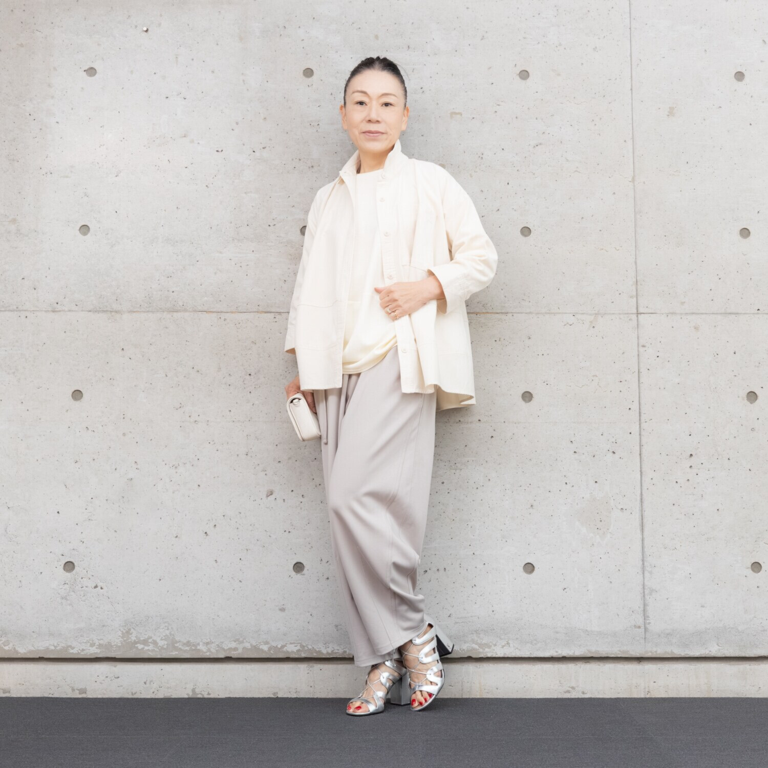 ヒロコ　デシネール 細畝シャツコール 洗い加工で柔らか仕上げ ふんわりバレルシルエット シャツジャケット