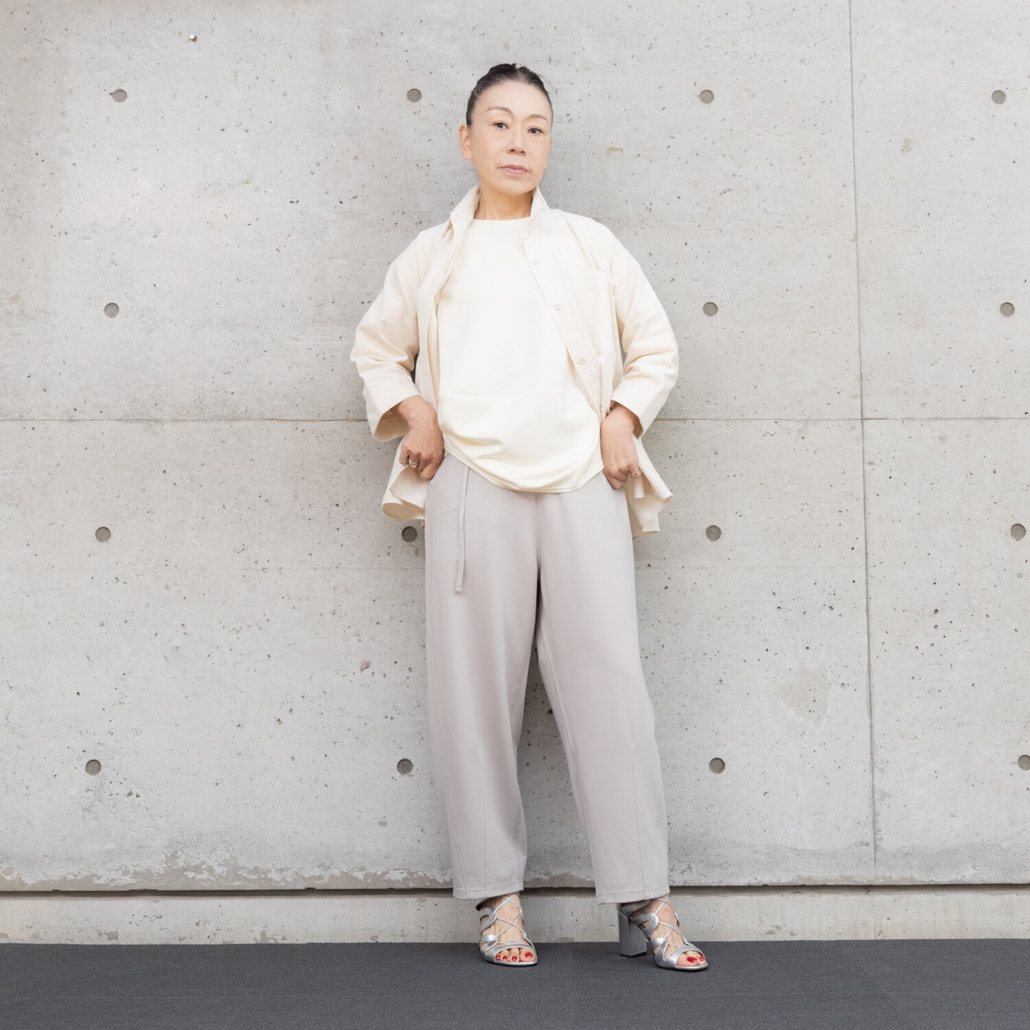 ヒロコ　デシネール 細畝シャツコール 洗い加工で柔らか仕上げ ふんわりバレルシルエット シャツジャケット