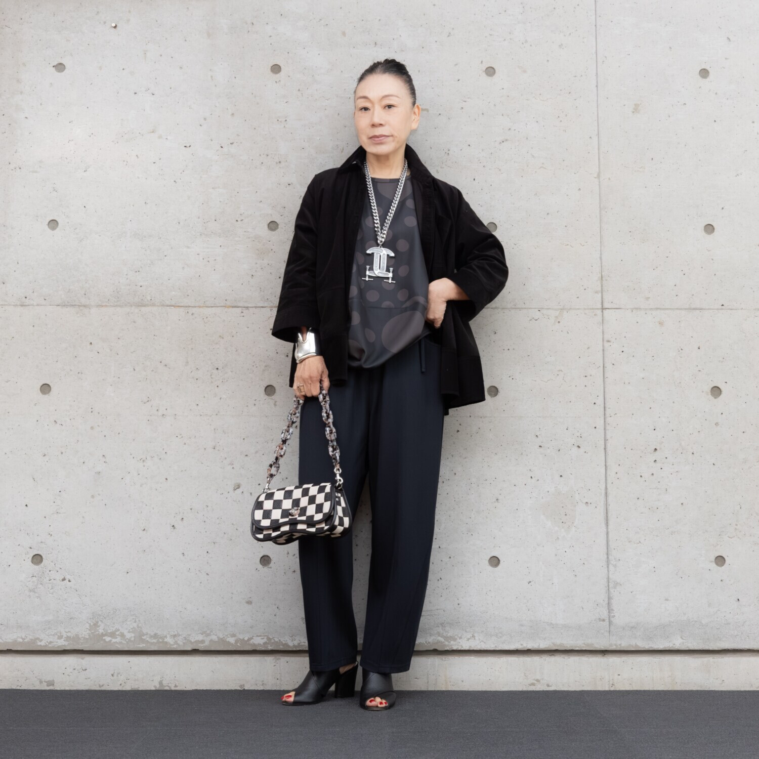 ヒロコ　デシネール 細畝シャツコール 洗い加工で柔らか仕上げ ふんわりバレルシルエット シャツジャケット