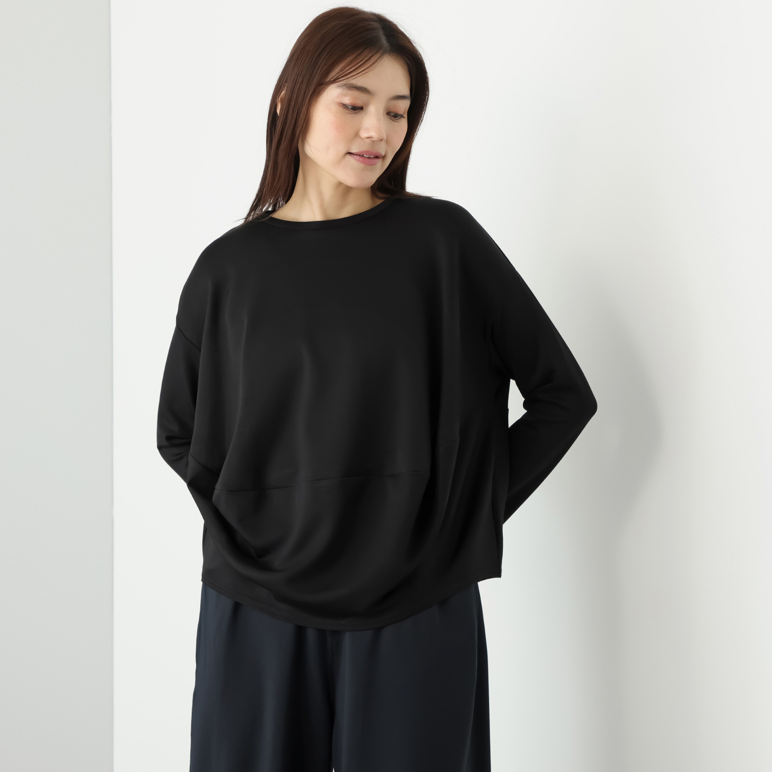 ヒロコ　デシネール ふんわりまとう バレルシルエット プルオーバー