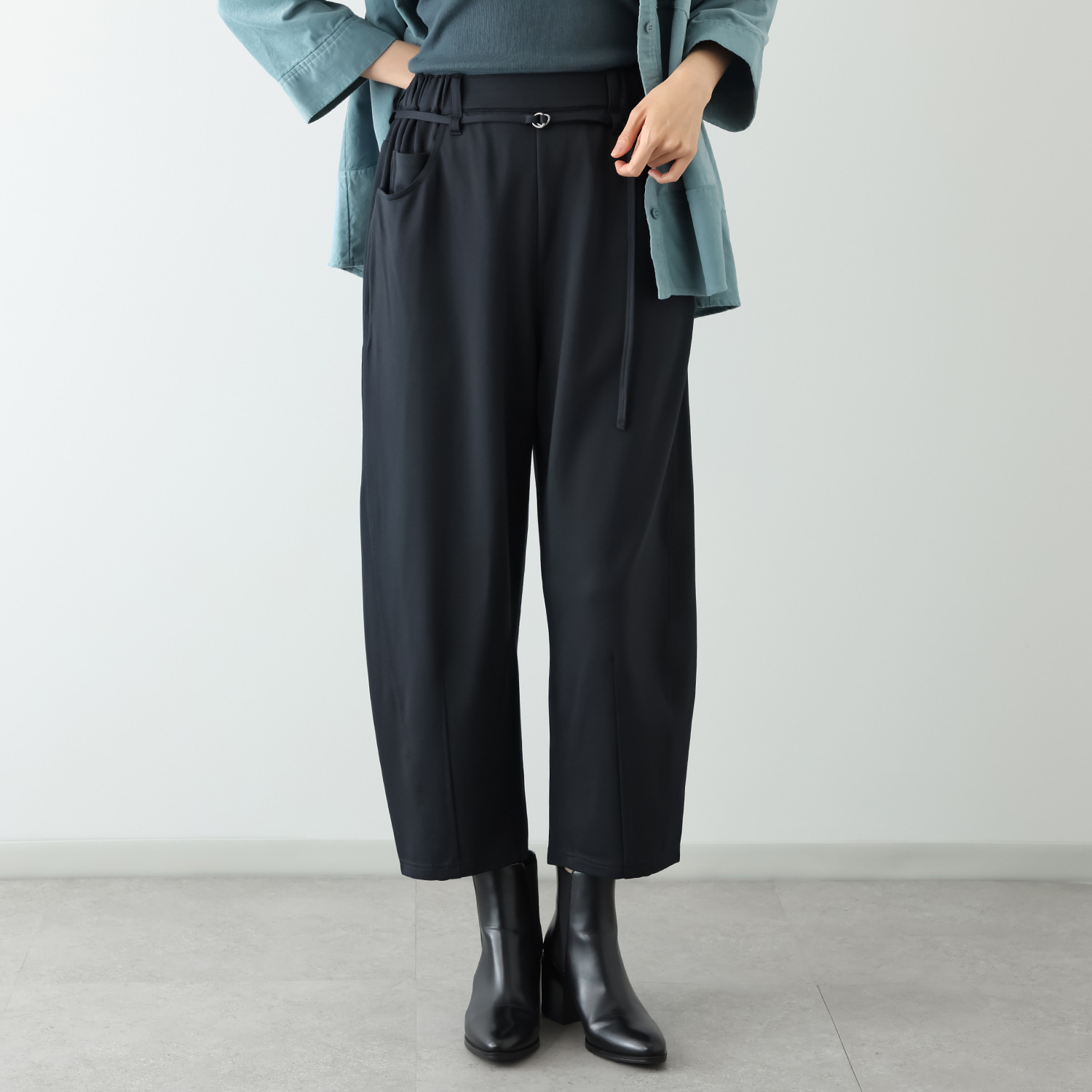 ヒロコ　デシネール なめらかスムースで作る ソフトシルエット バレルパンツ