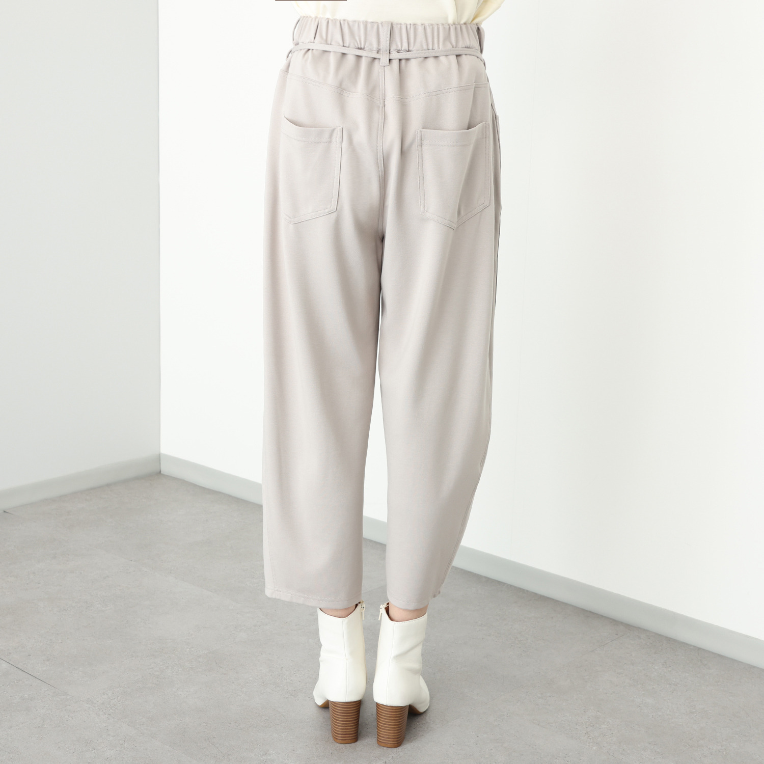 ヒロコ　デシネール なめらかスムースで作る ソフトシルエット バレルパンツ