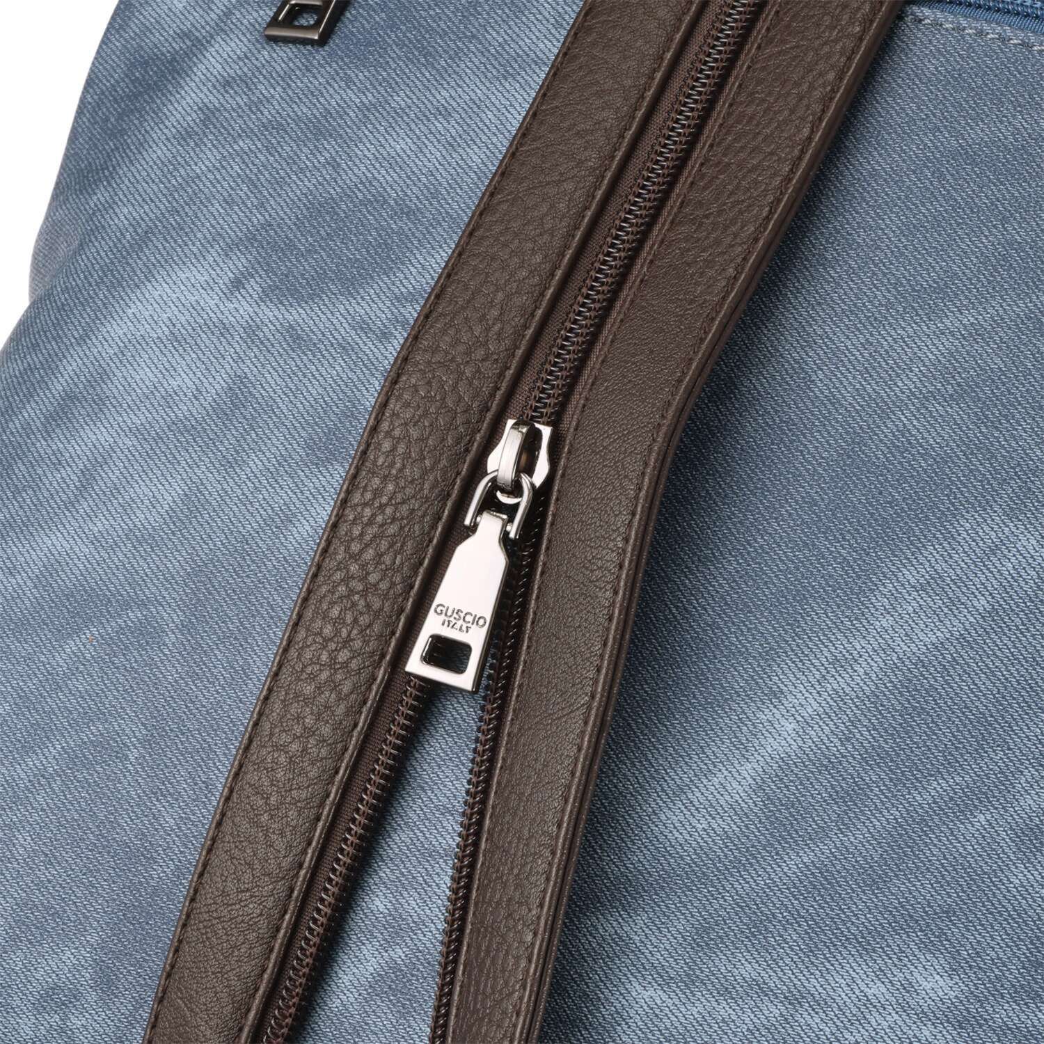 グッシオイタリー はっ水 こだわり素材 ６ポケット ３ウェイリュック ＜ショルダーバッグ、 　カードケース付＞