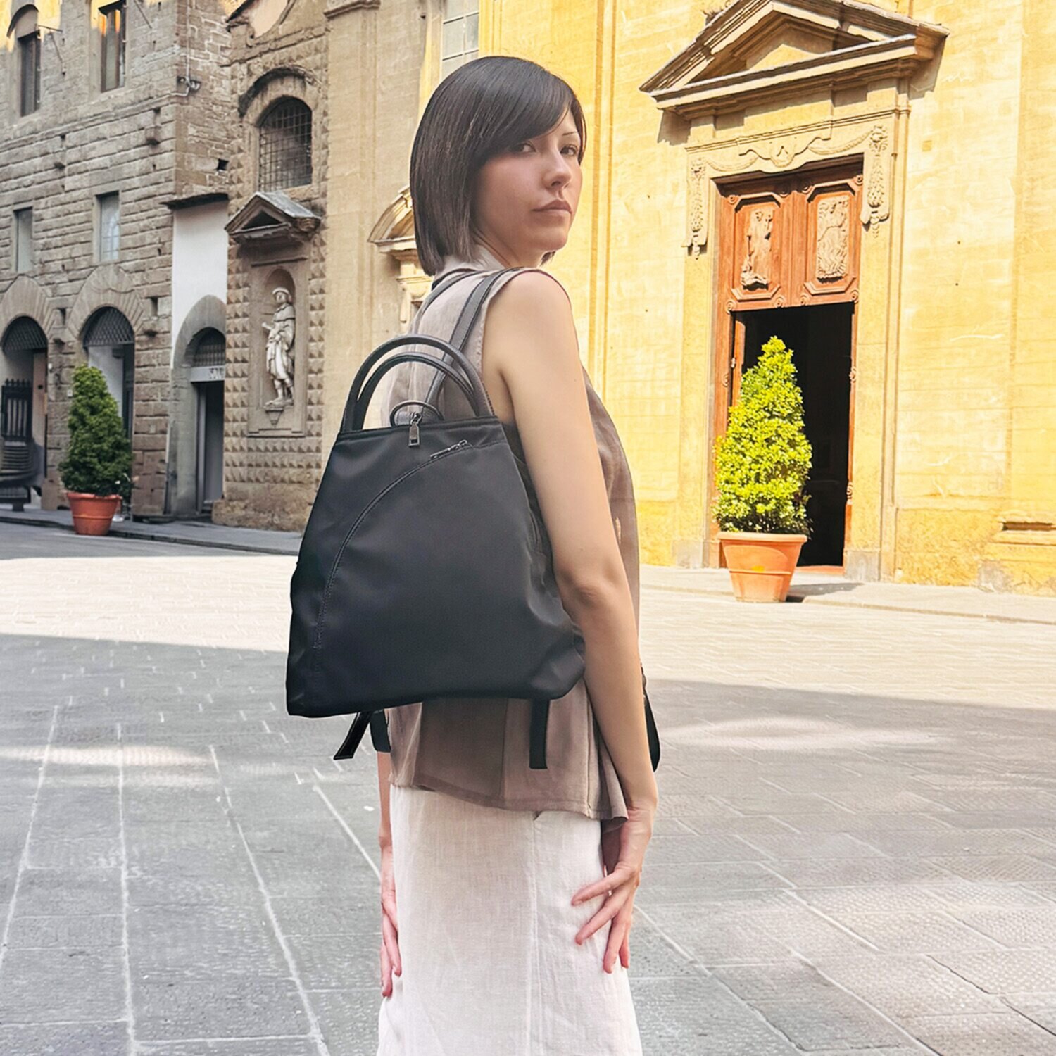 グッシオイタリー はっ水 こだわり素材 ６ポケット ３ウェイリュック ＜ショルダーバッグ、 　カードケース付＞