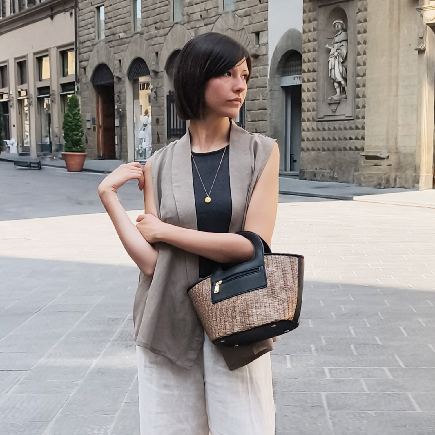 グッシオイタリー 自社開発こだわりの ラタンライクファイバー かごハンドバッグ ＜アネモネポーチ付＞