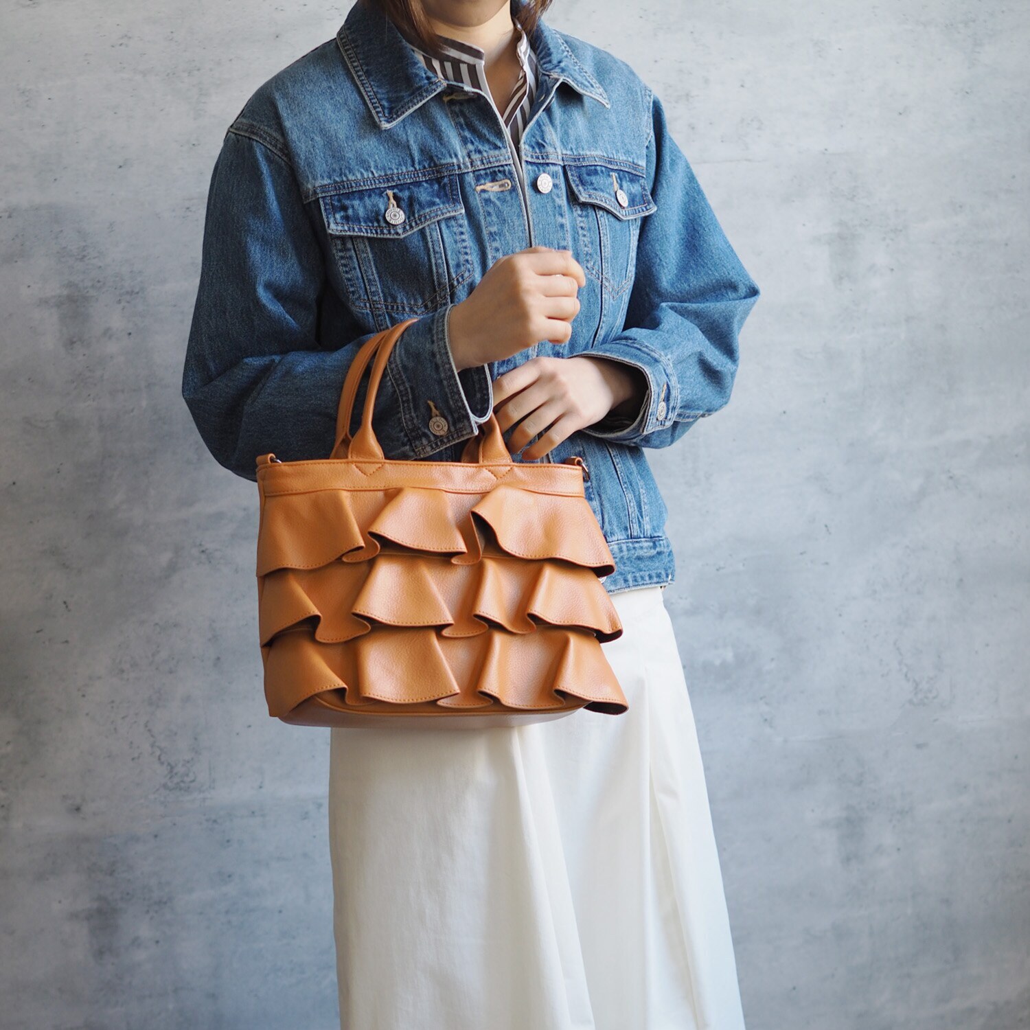 グッシオイタリー はっ水　レザータッチ ２ウェイフリル ミニショルダーバッグ ＜ラメポーチ付＞