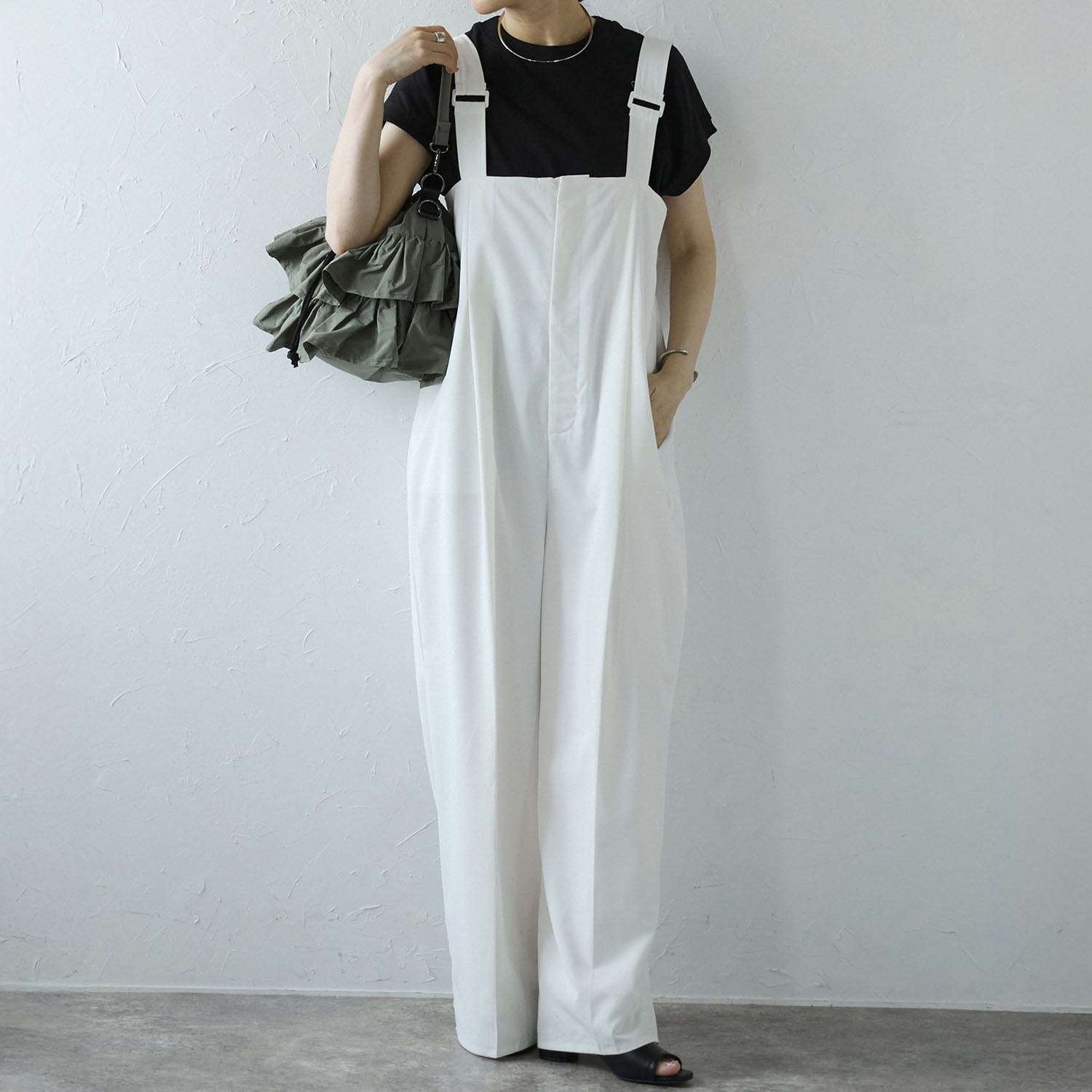 グッシオイタリー ２ウェイフリル巾着 ミニショルダーバッグ ＜星形チャーム付＞