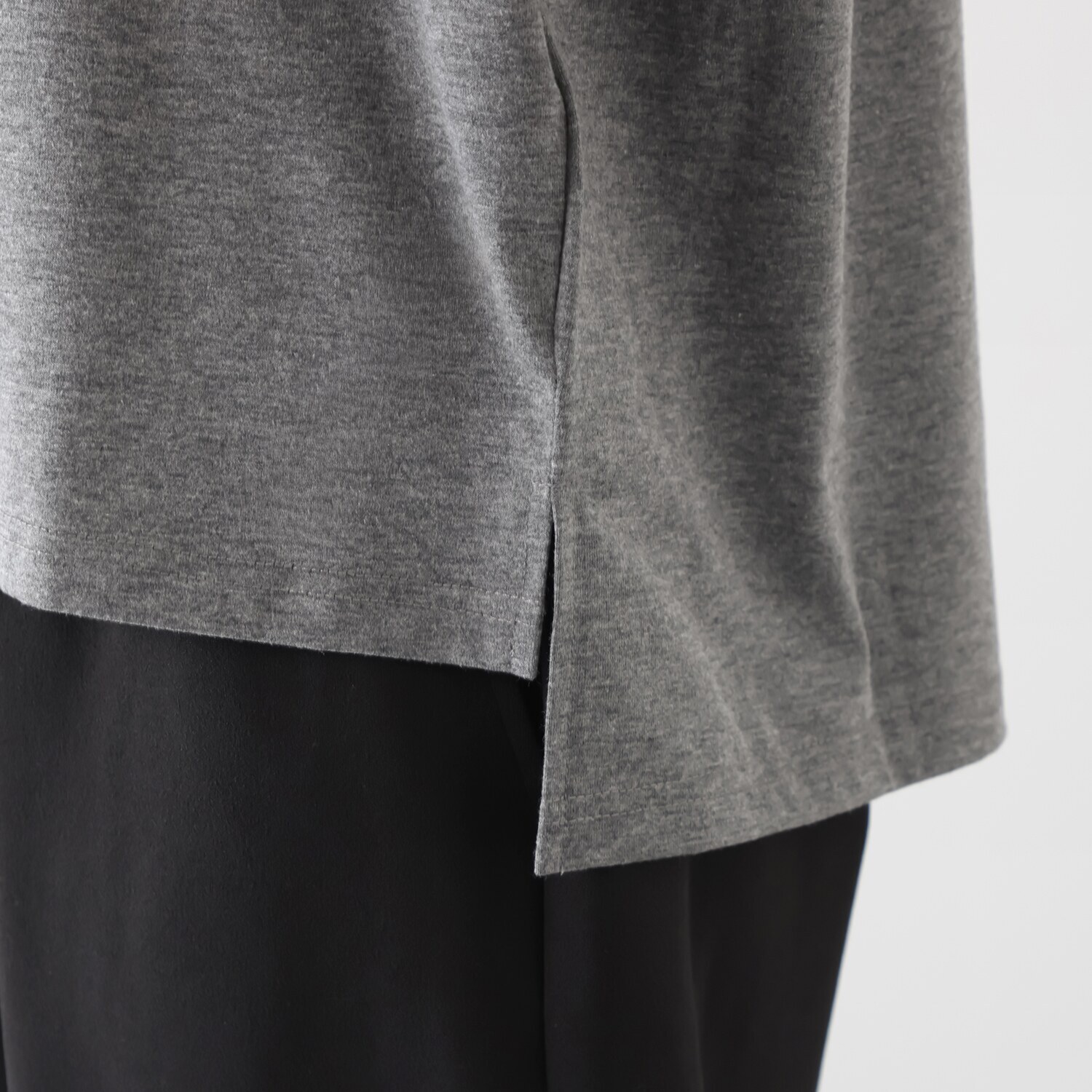 ユキコハナイ　シック ユリモティーフ＆ Ｃ’ＥＳＴ　ＪＯＲＩ プリントＴシャツ