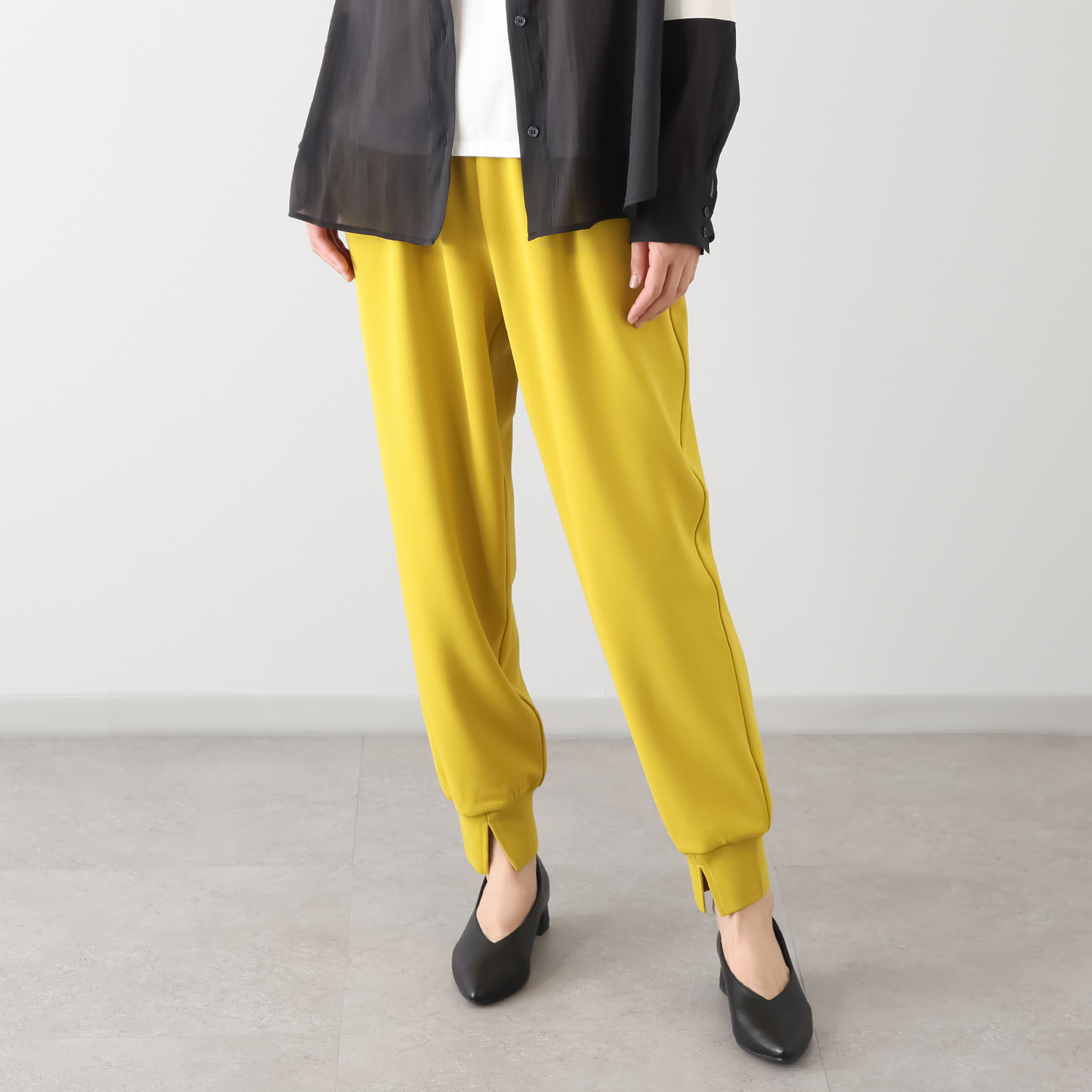 ユキコハナイ　シック ニットジョーゼット 裾編立リブ 上品ジョガーパンツ